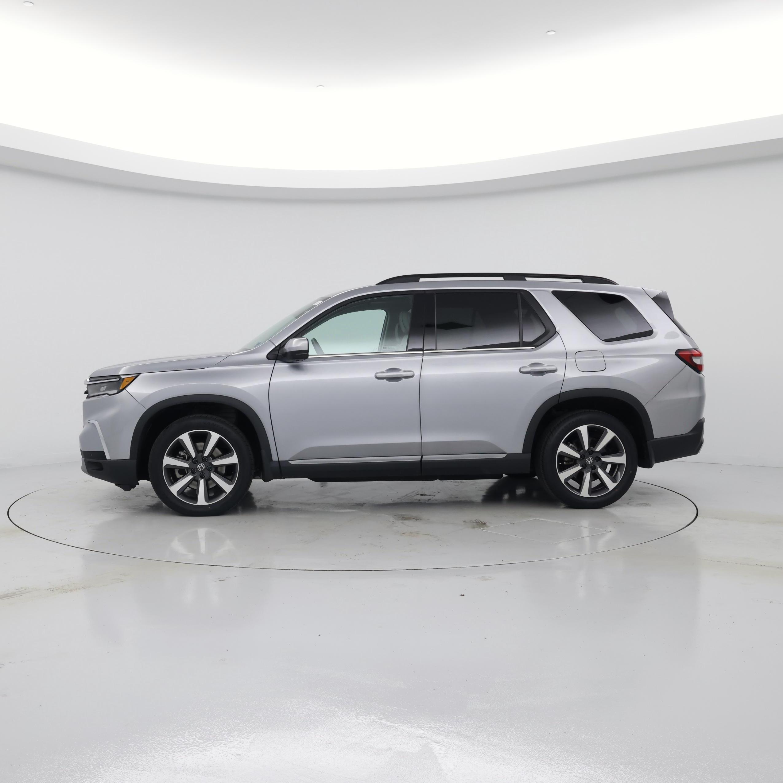 Thumbnail: 2023 Honda Pilot - 3