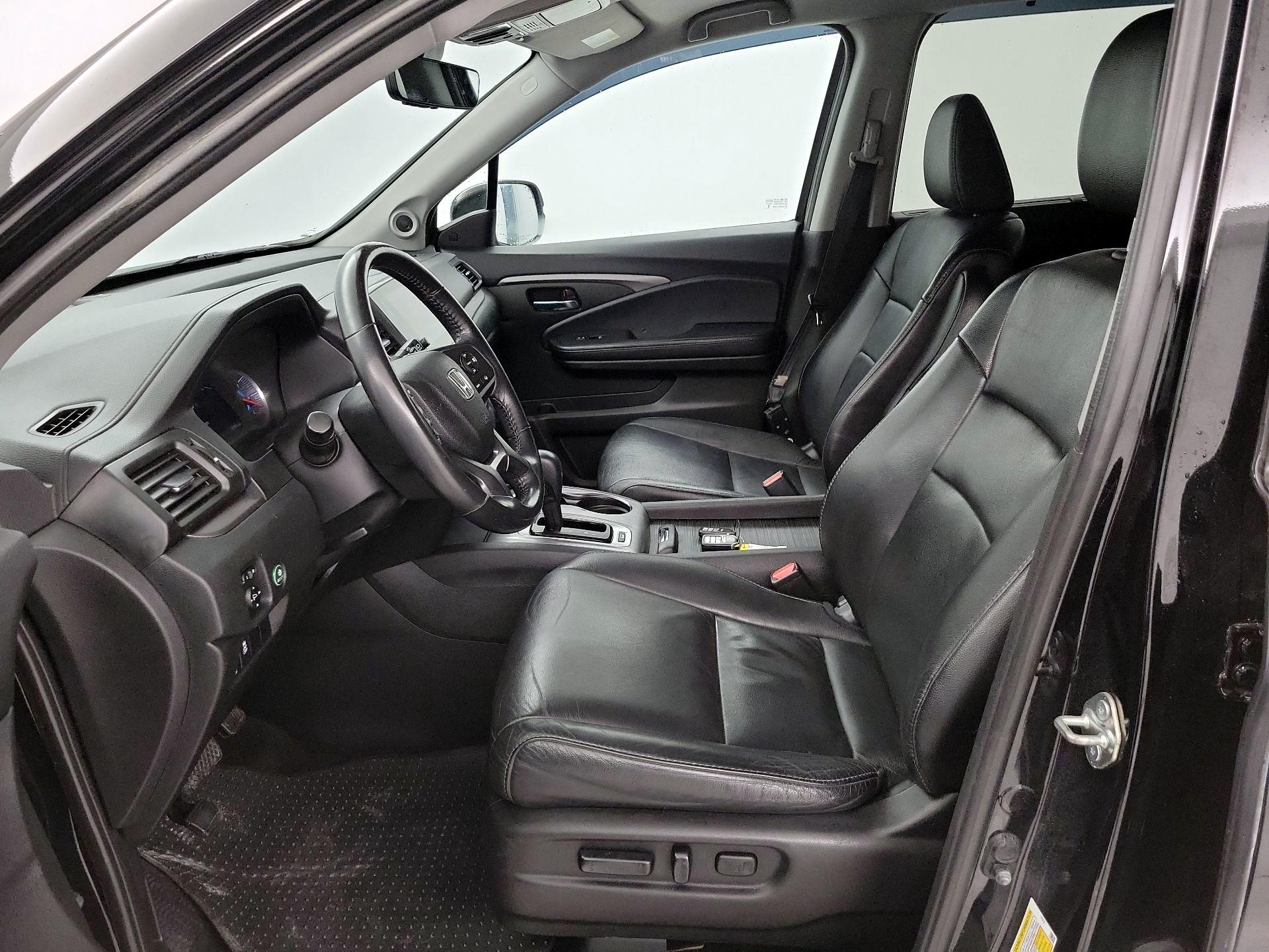 Thumbnail: 2019 Honda Pilot - 11