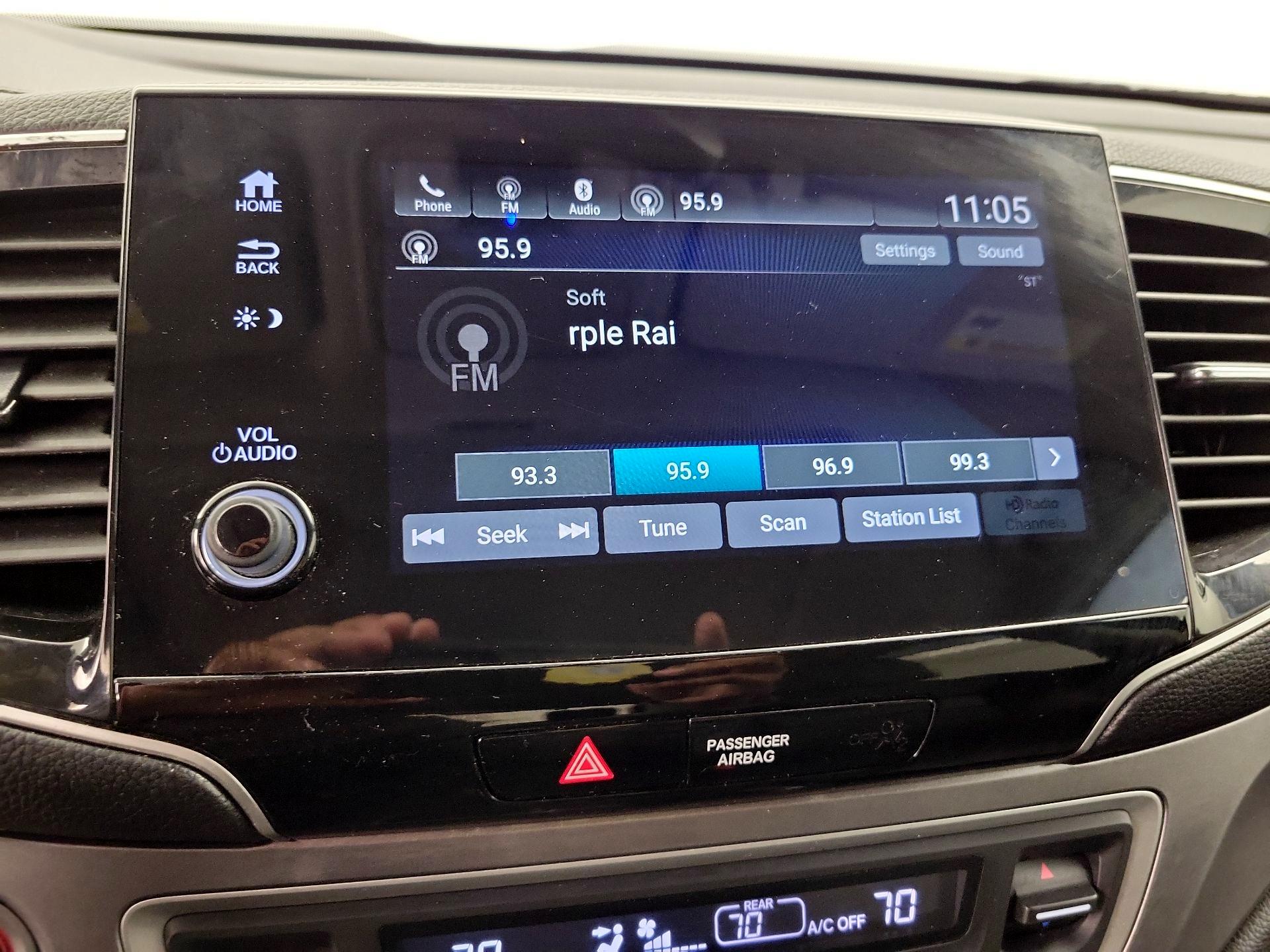 Thumbnail: 2019 Honda Pilot - 15