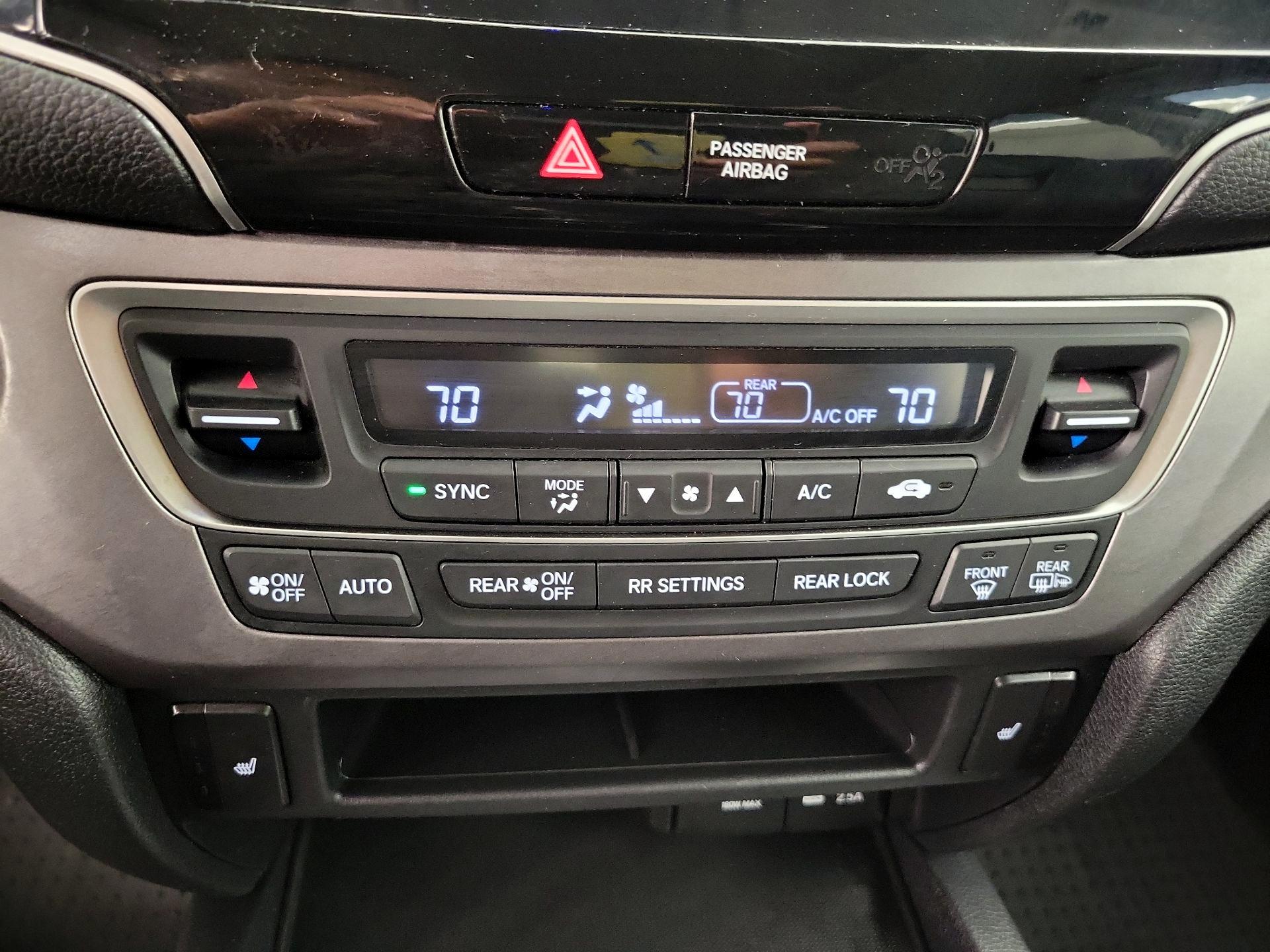 Thumbnail: 2019 Honda Pilot - 16