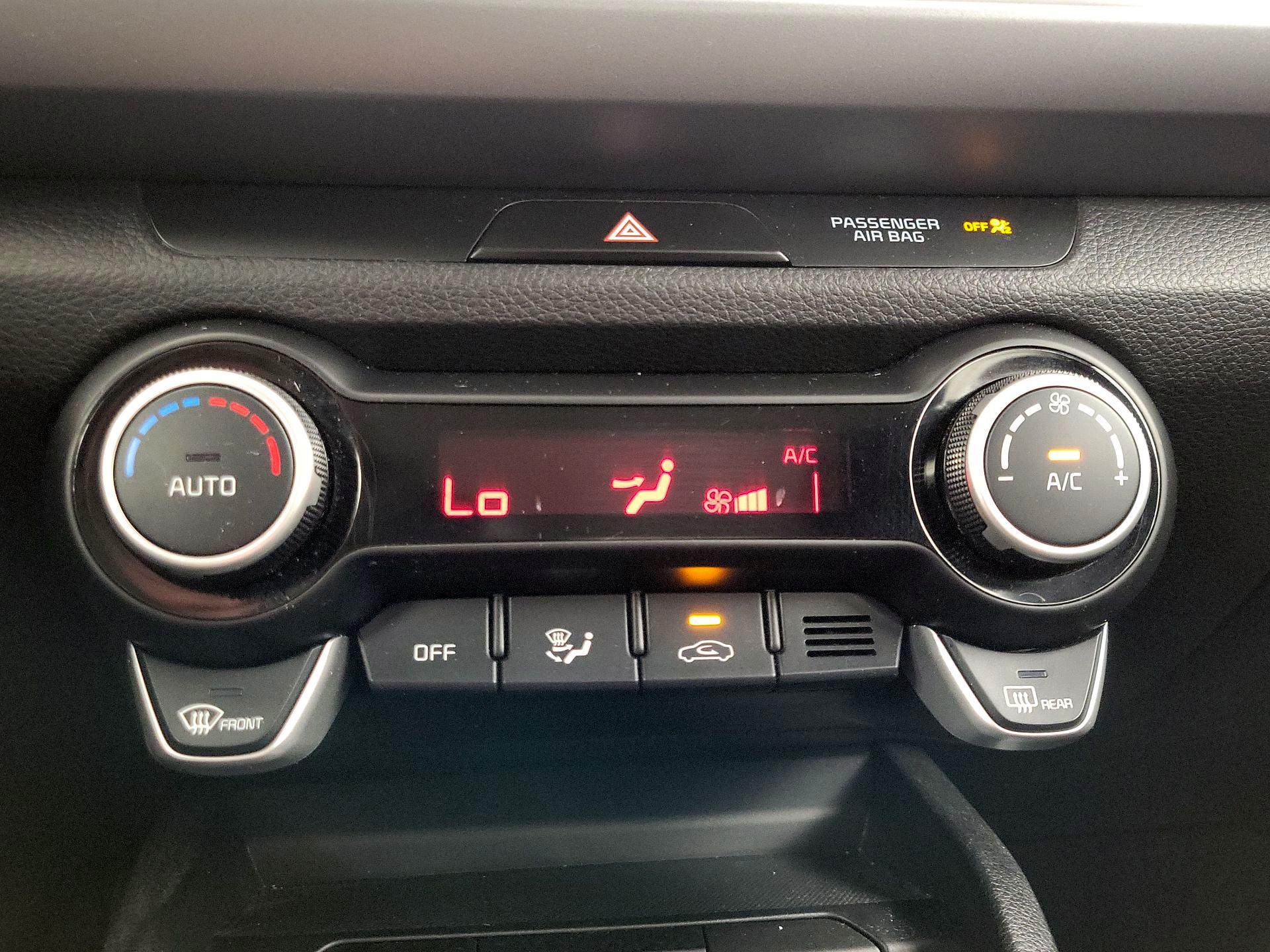 Thumbnail: 2023 Kia Rio - 16