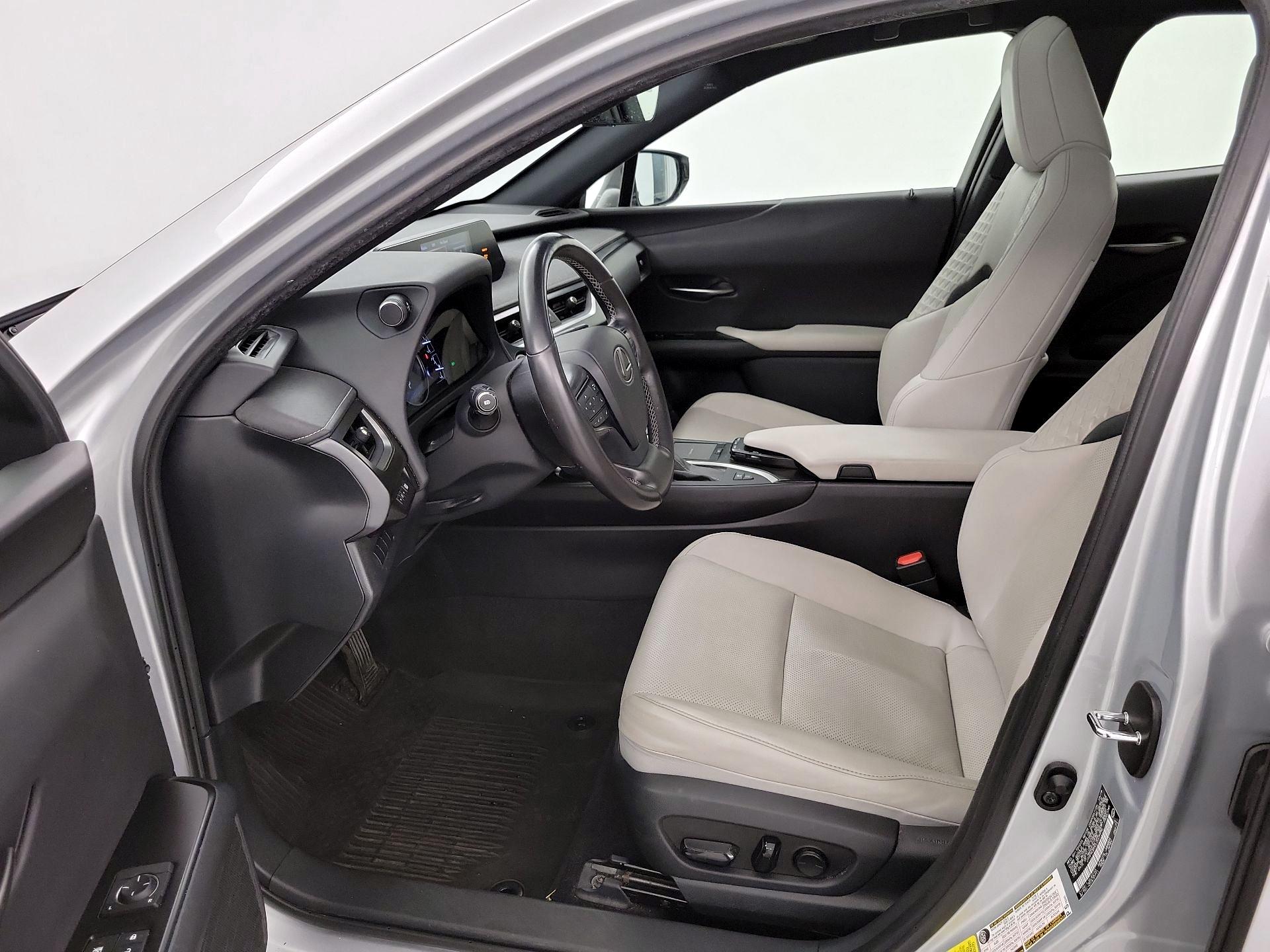 Thumbnail: 2020 Lexus UX - 11