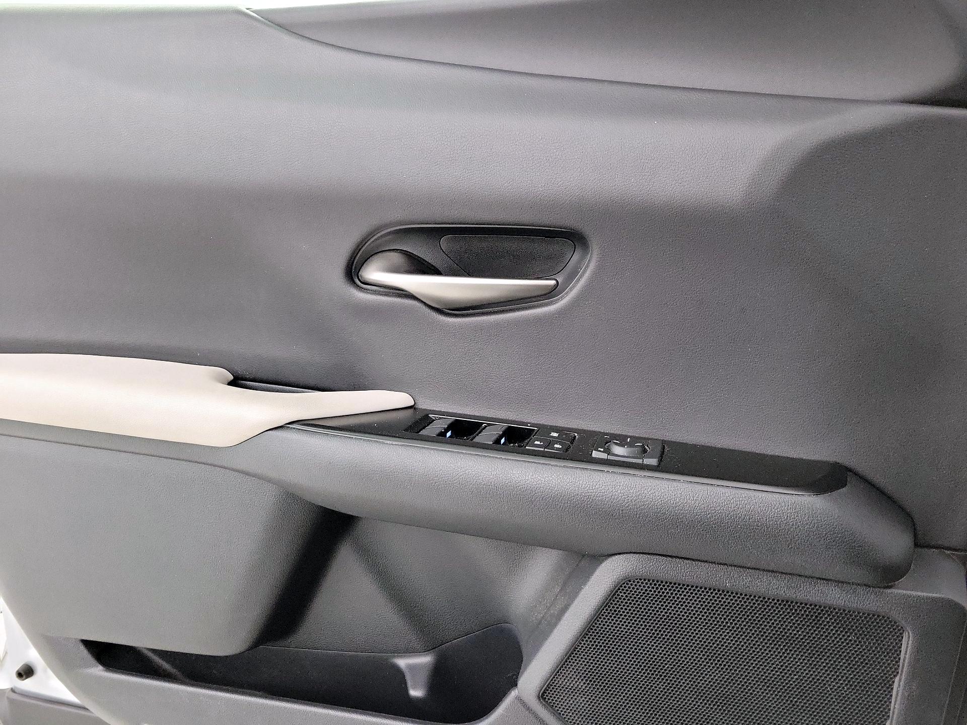 Thumbnail: 2020 Lexus UX - 12