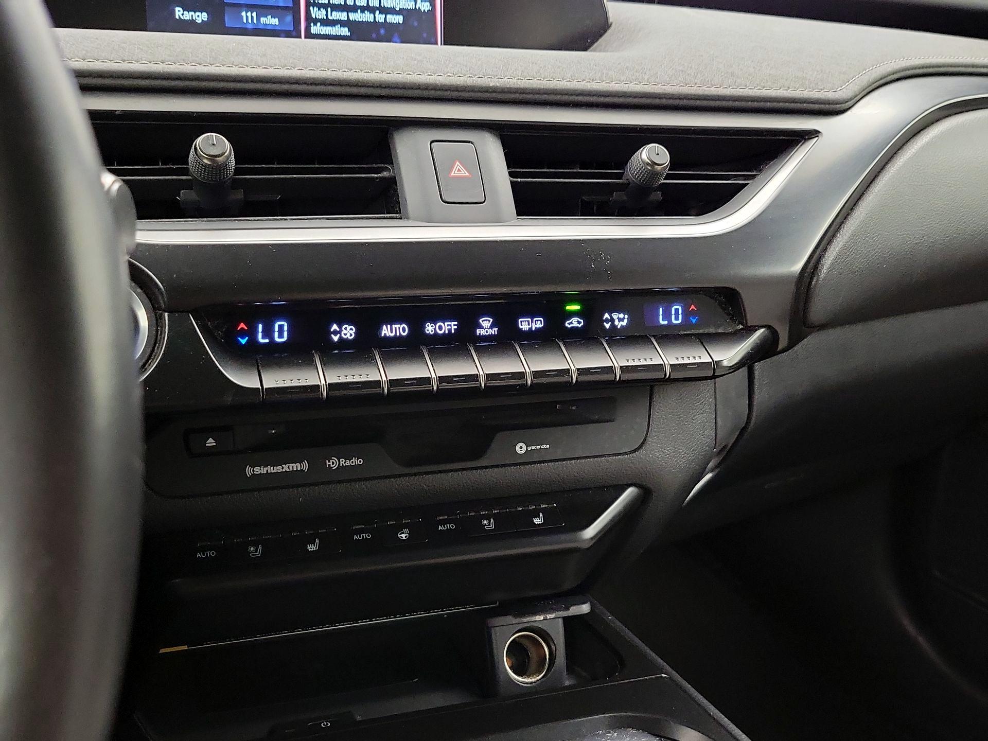 Thumbnail: 2020 Lexus UX - 16