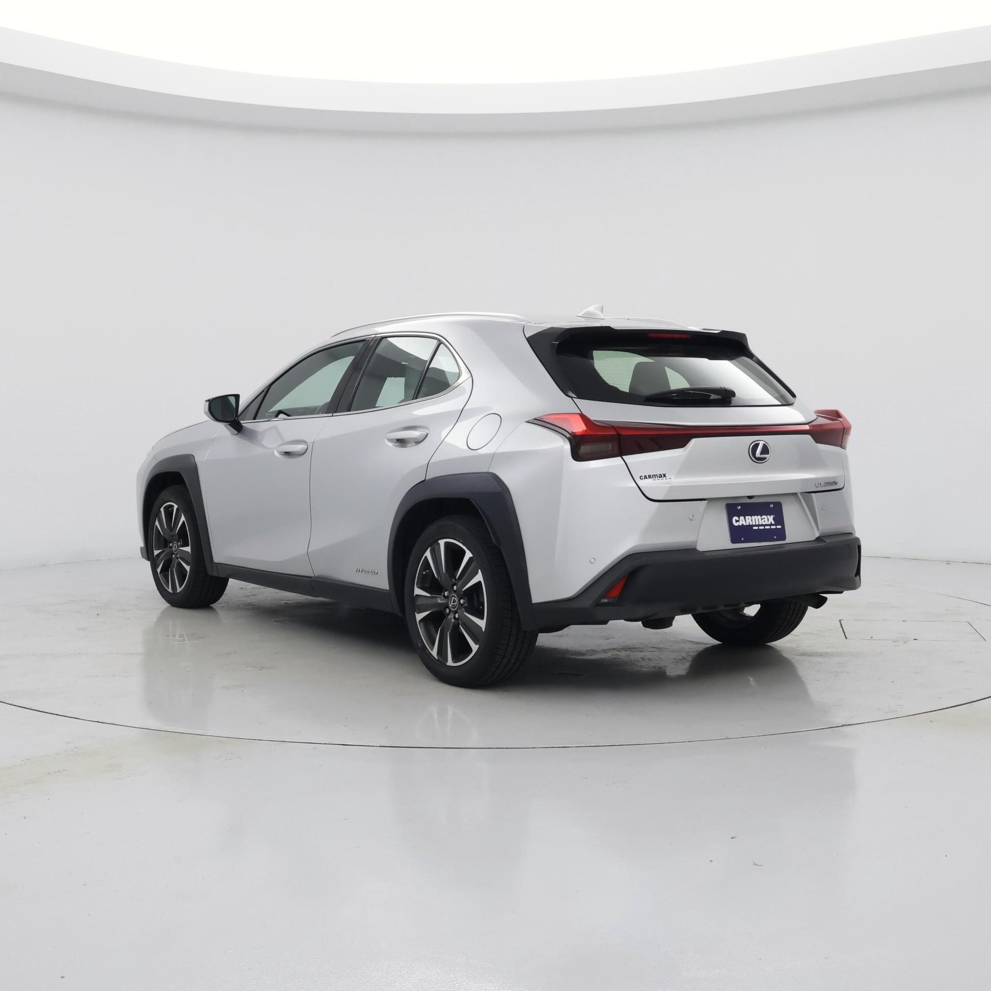Thumbnail: 2020 Lexus UX - 2