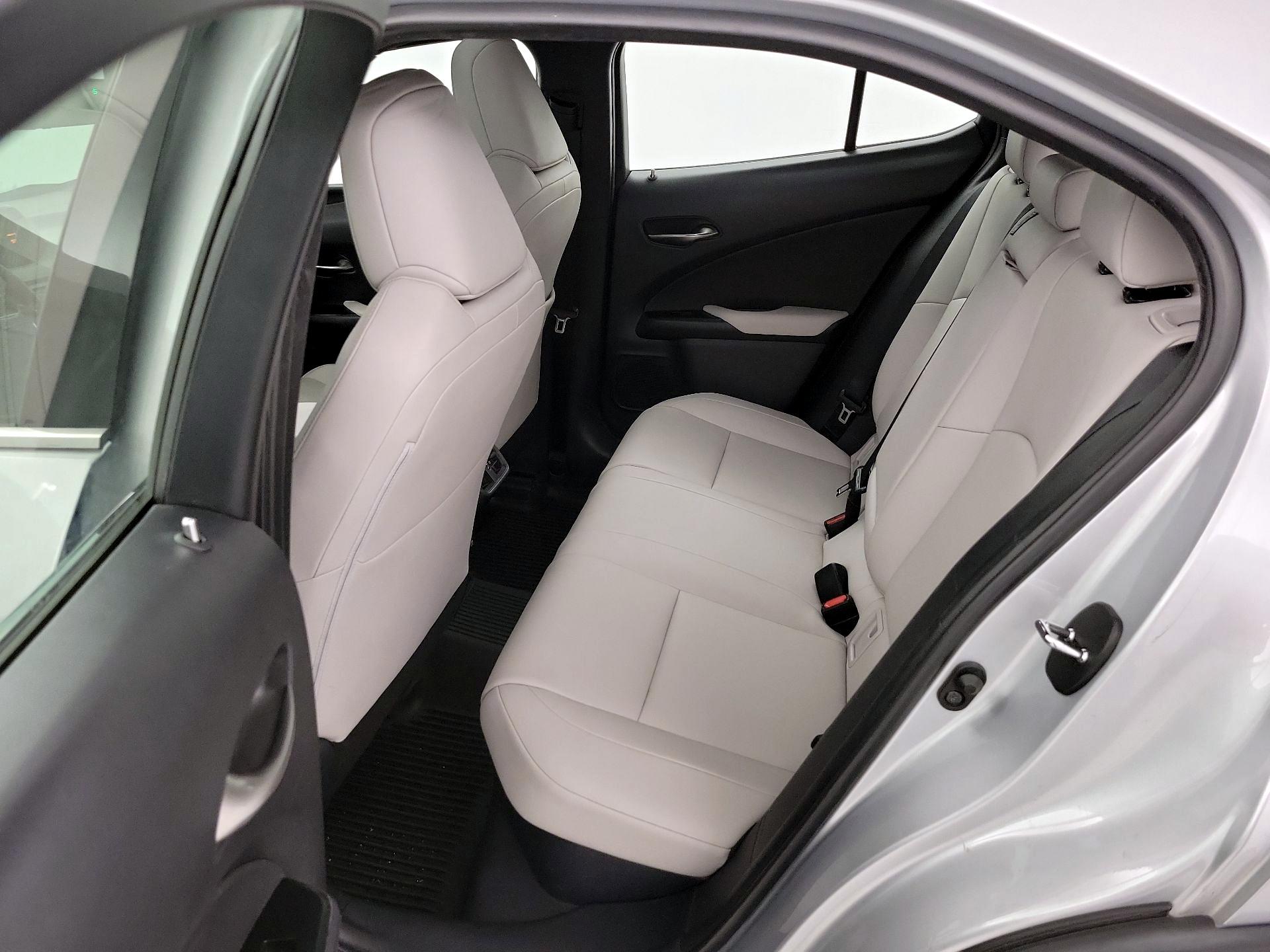 Thumbnail: 2020 Lexus UX - 20