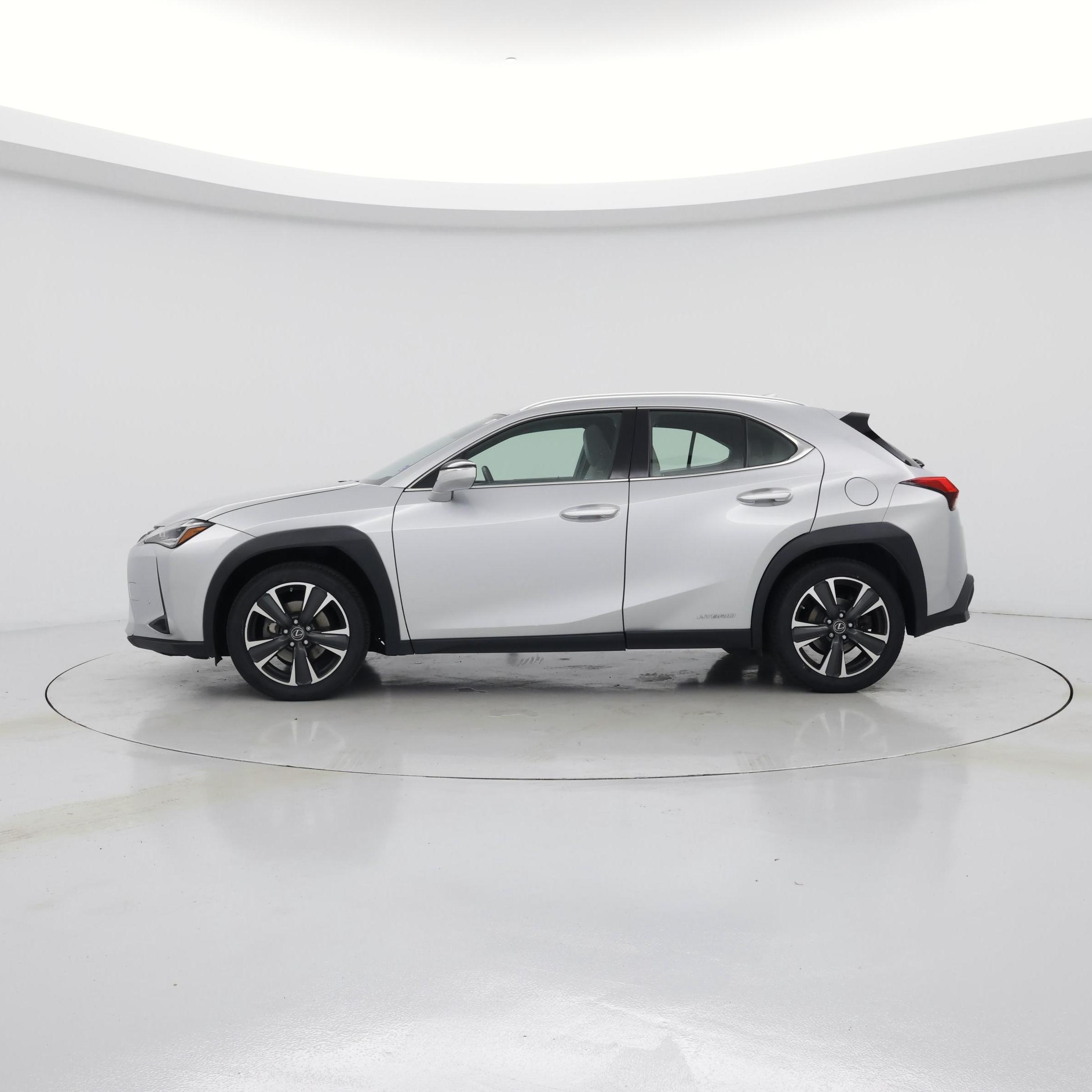 Thumbnail: 2020 Lexus UX - 3