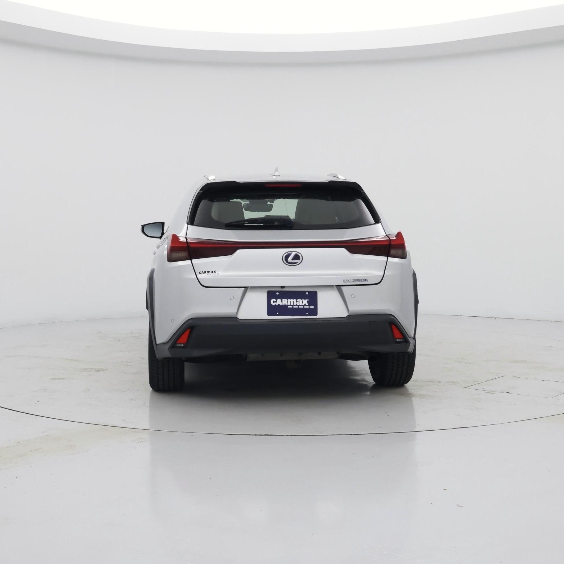 Thumbnail: 2020 Lexus UX - 6