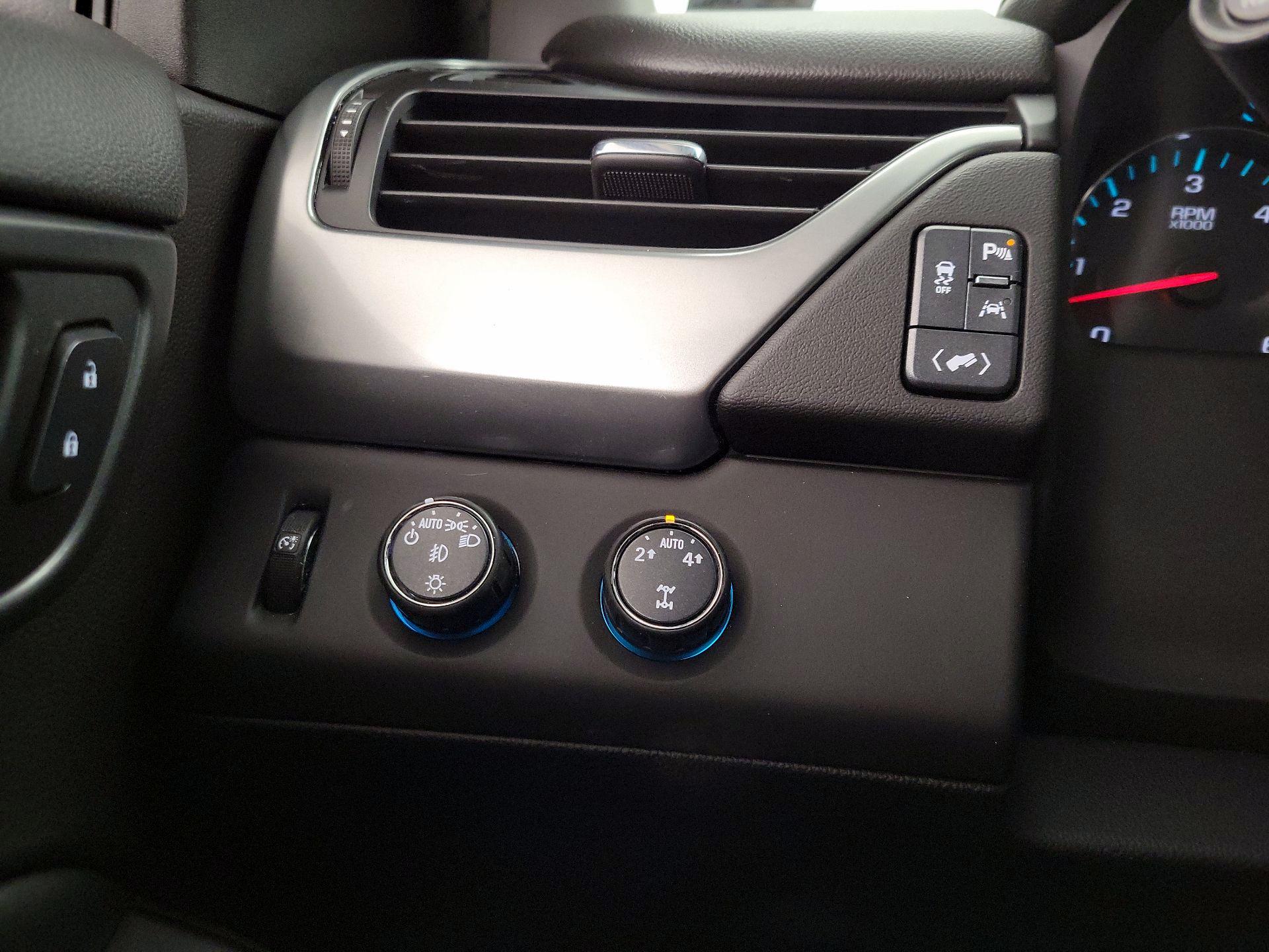 Thumbnail: 2016 Chevrolet Tahoe - 13