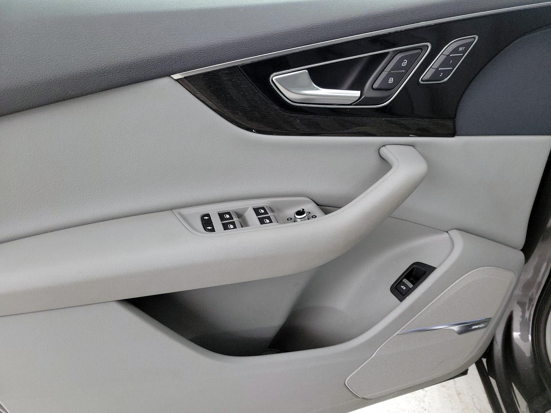 Thumbnail: 2019 Audi Q7 - 12