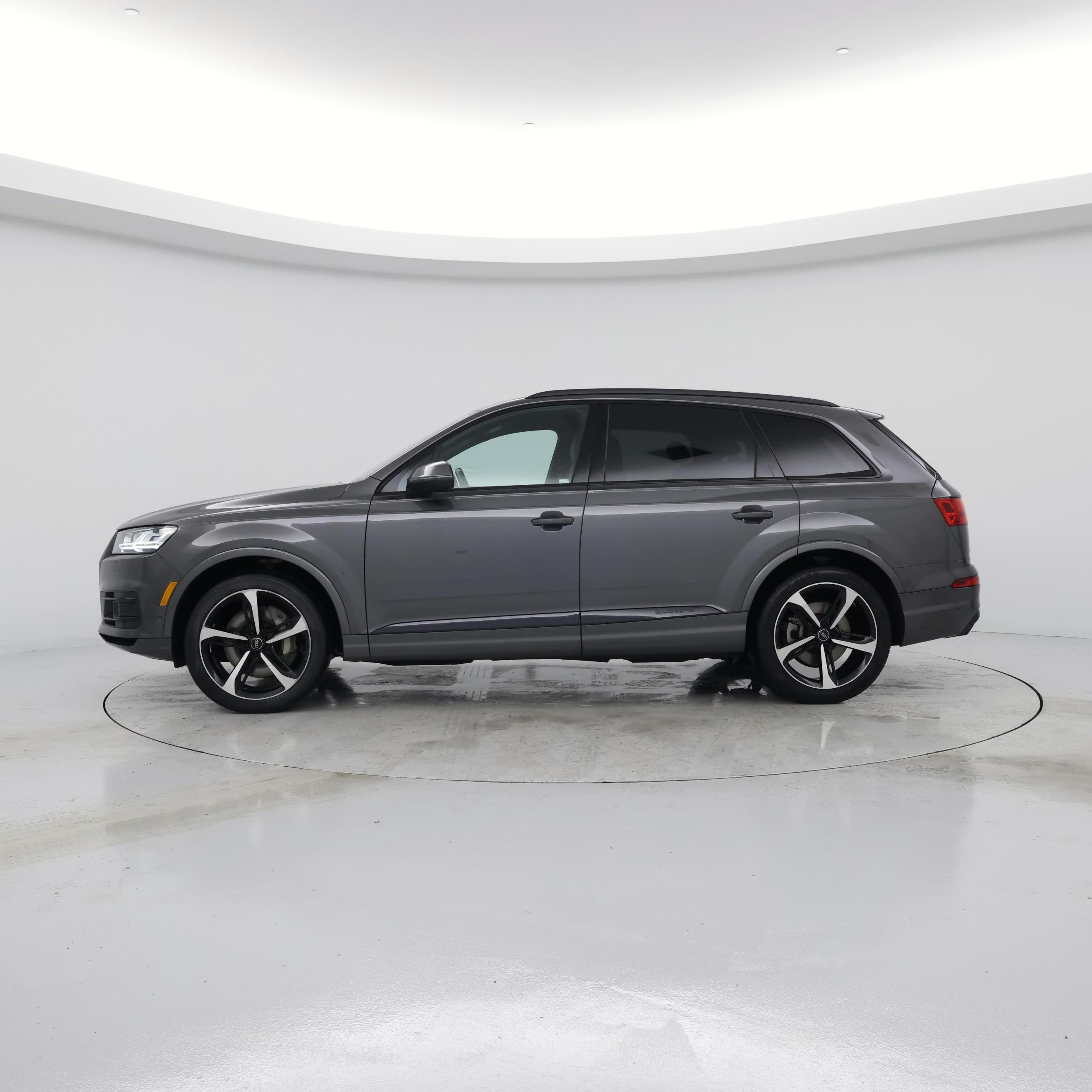 Thumbnail: 2019 Audi Q7 - 3