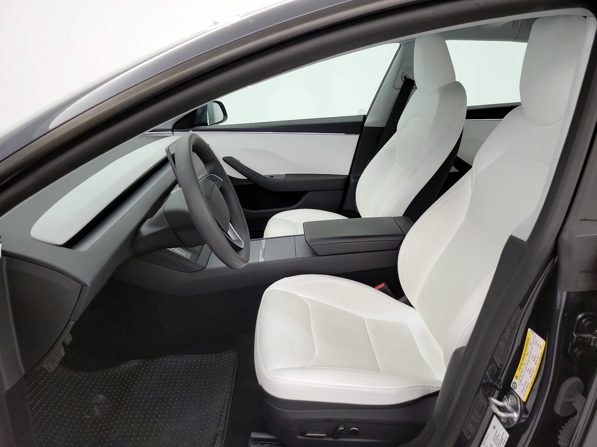 Thumbnail: 2025 Tesla Model 3 - 11