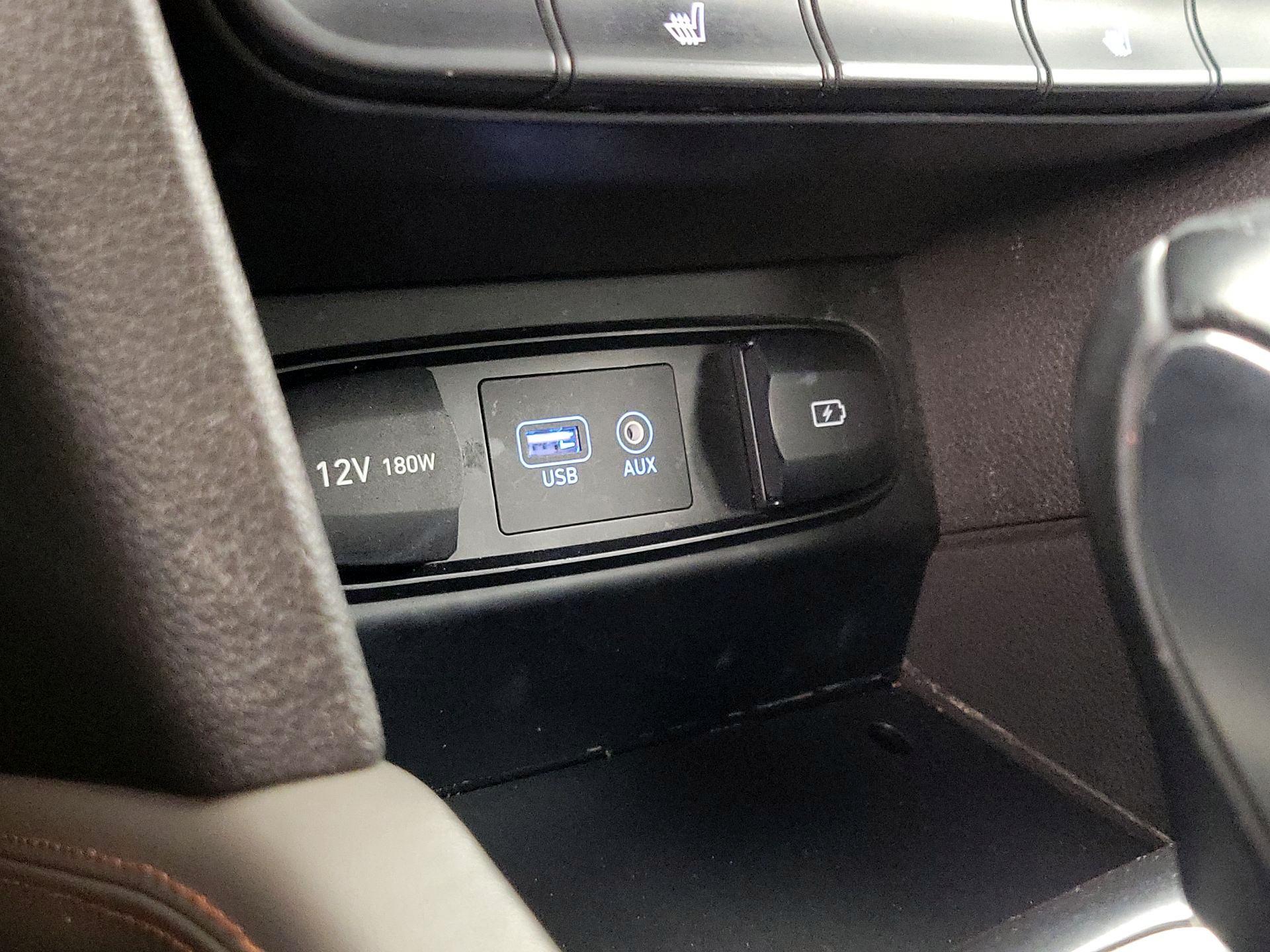 Thumbnail: 2019 Hyundai Santa Fe - 18