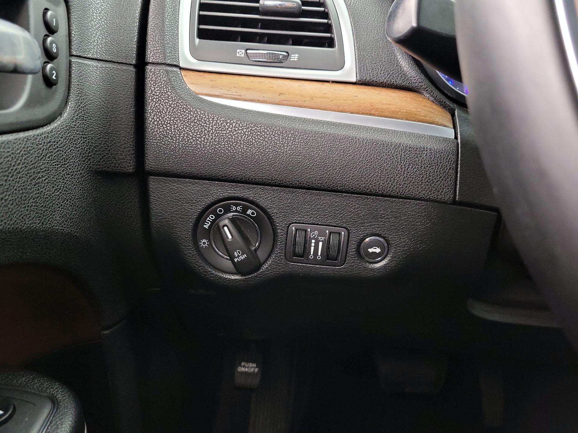 Thumbnail: 2018 Chrysler 300 - 13