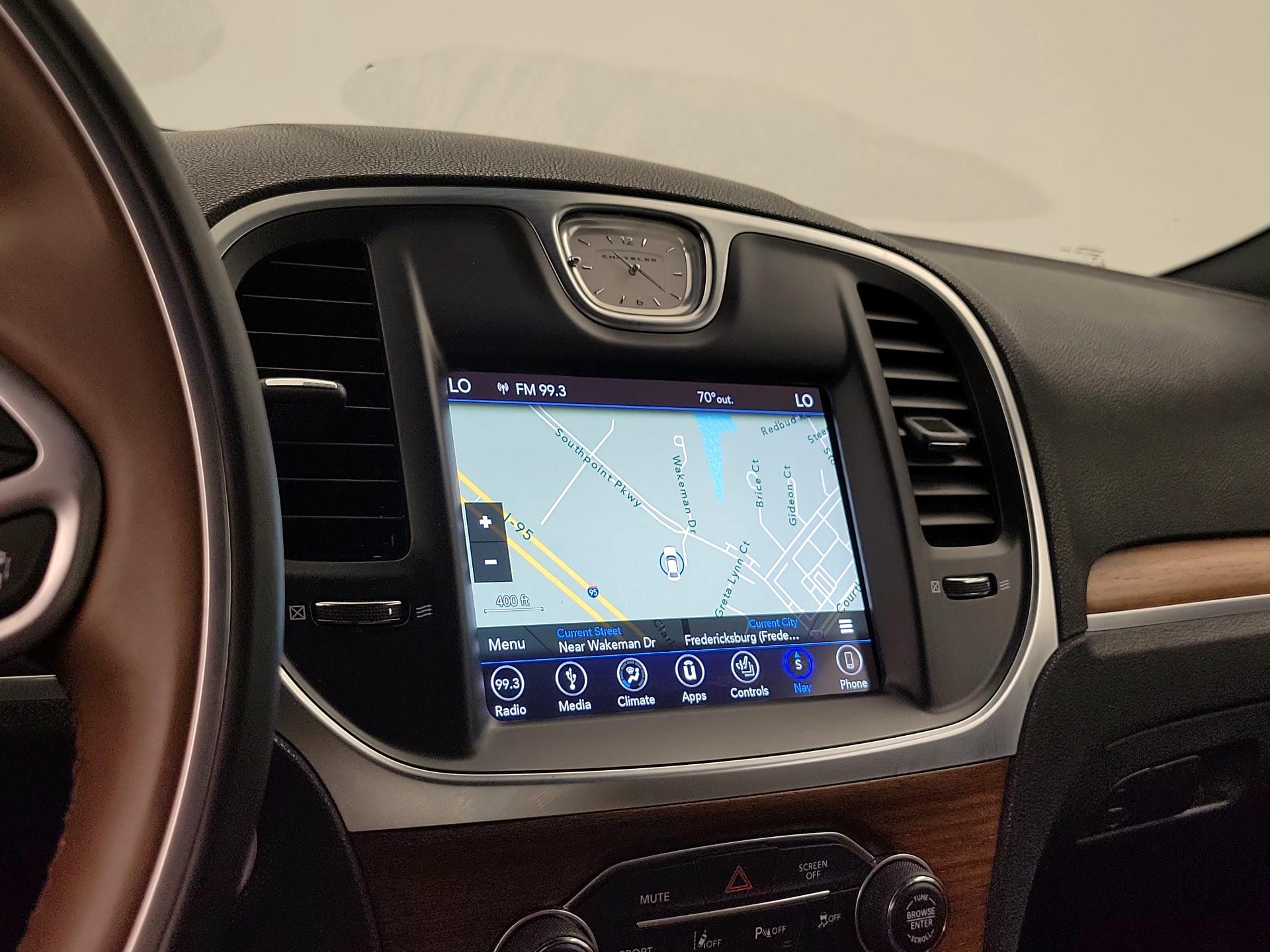 Thumbnail: 2018 Chrysler 300 - 14