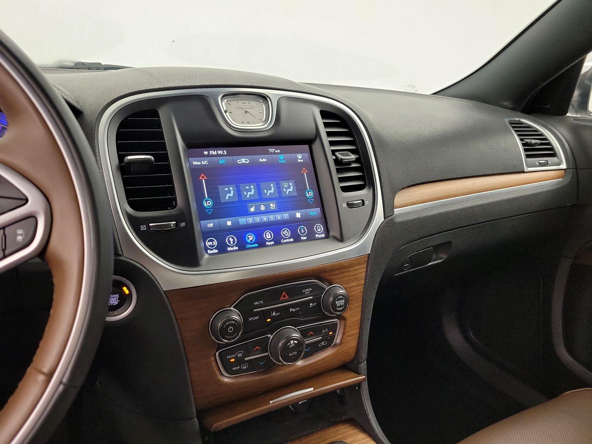 Thumbnail: 2018 Chrysler 300 - 17