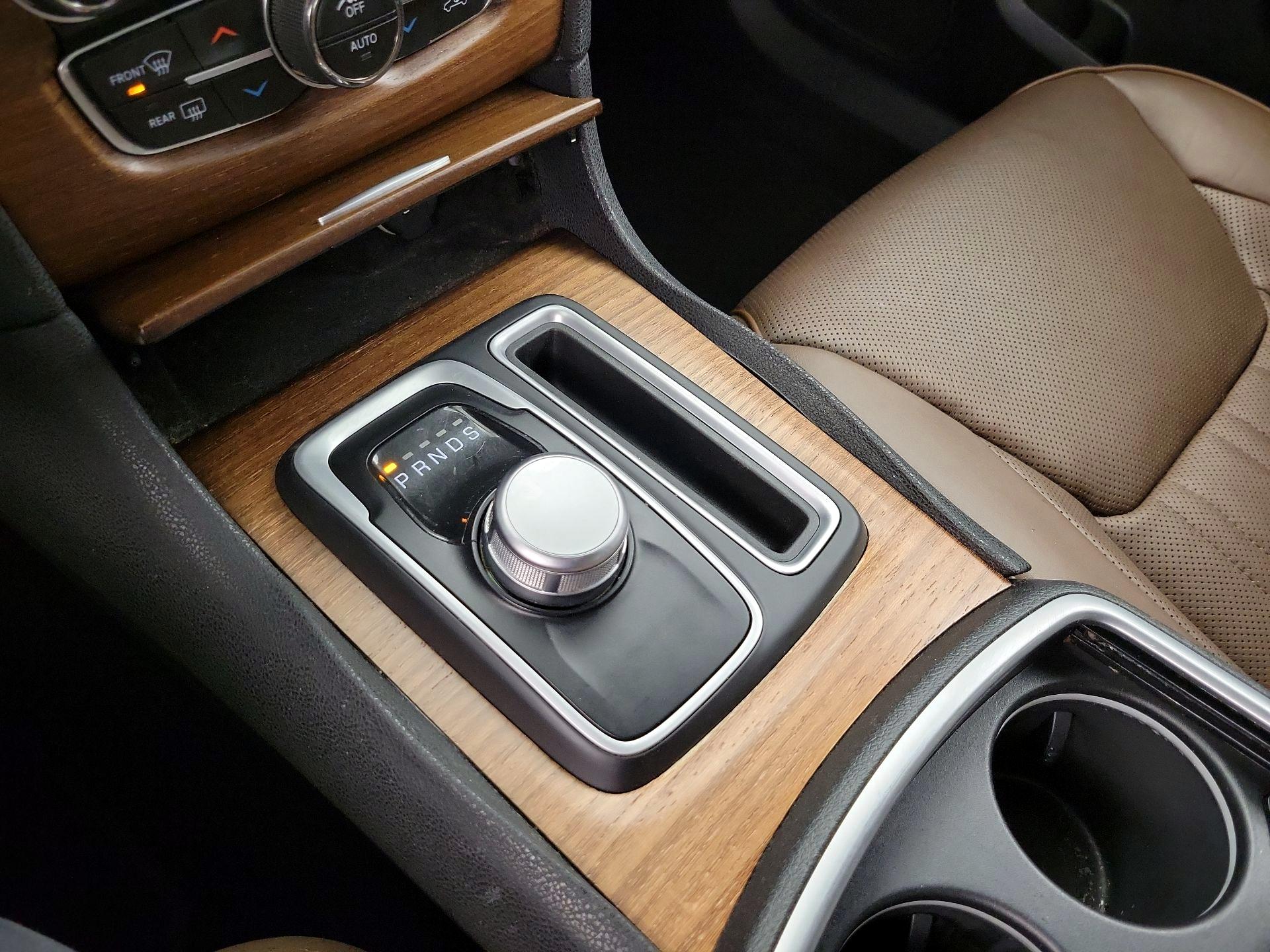 Thumbnail: 2018 Chrysler 300 - 18