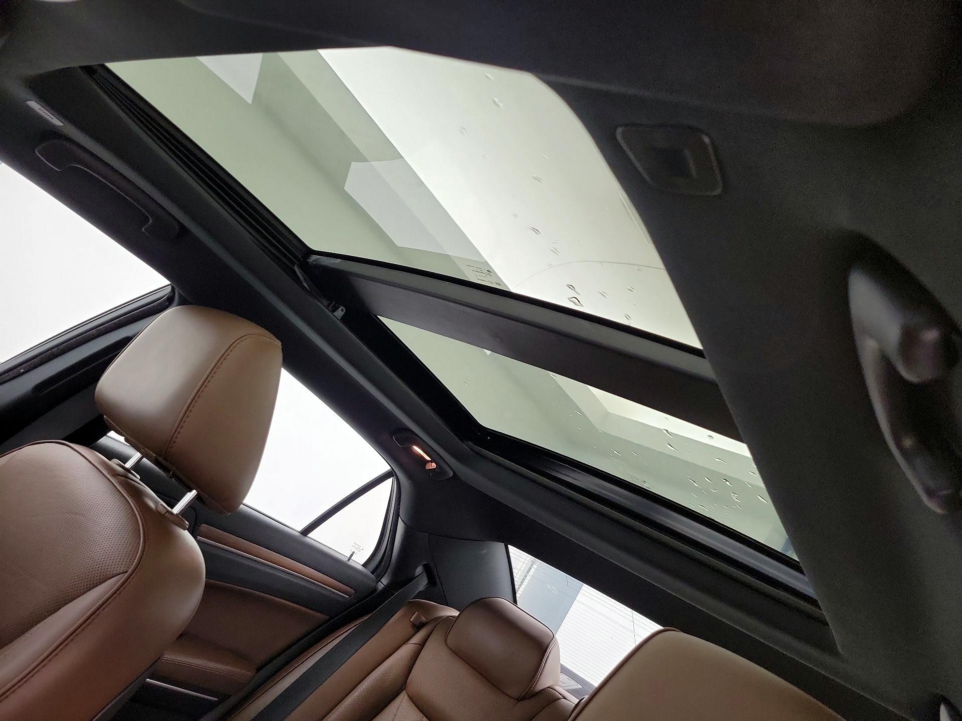 Thumbnail: 2018 Chrysler 300 - 20