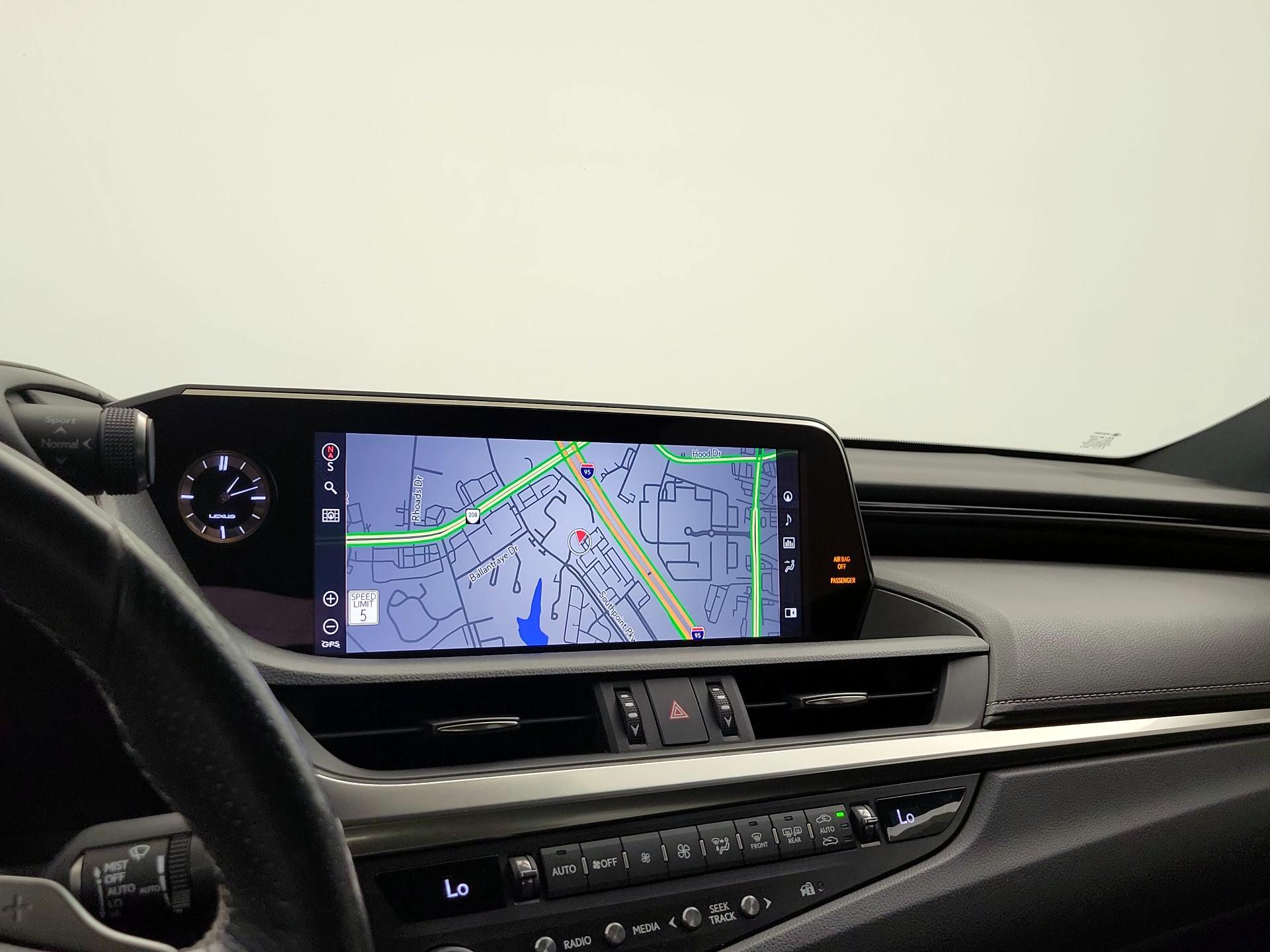 Thumbnail: 2020 Lexus ES - 14