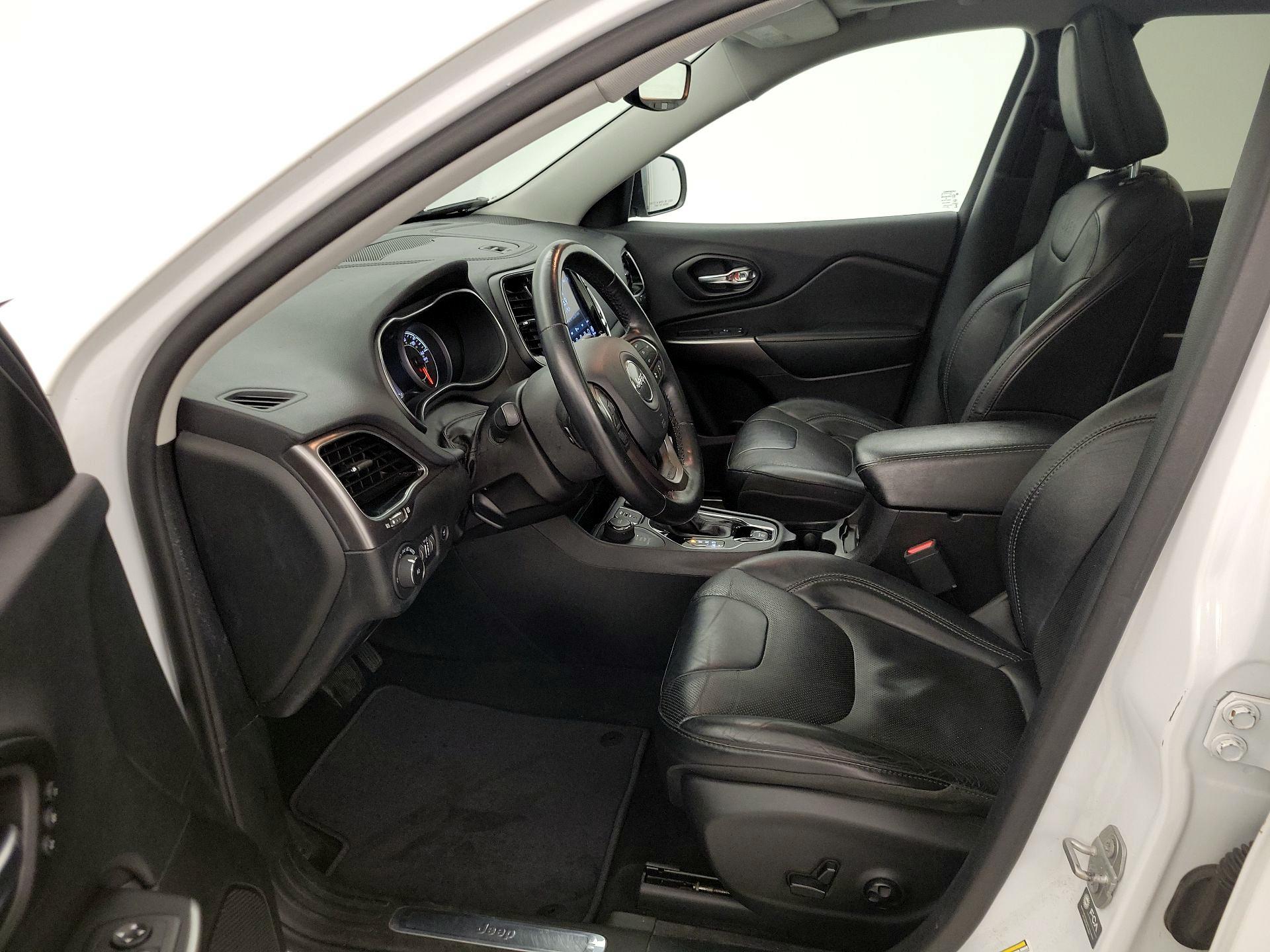 Thumbnail: 2021 Jeep Cherokee - 11