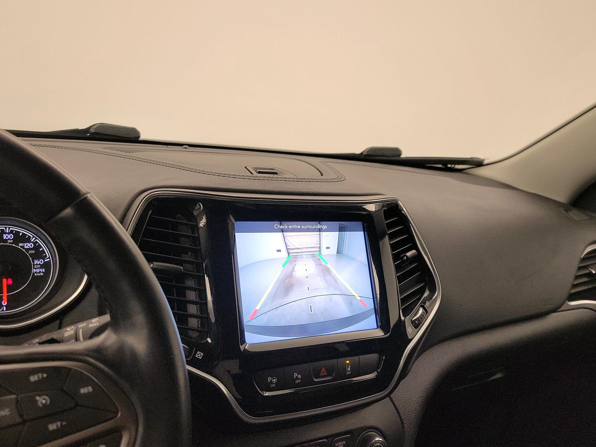 Thumbnail: 2021 Jeep Cherokee - 14