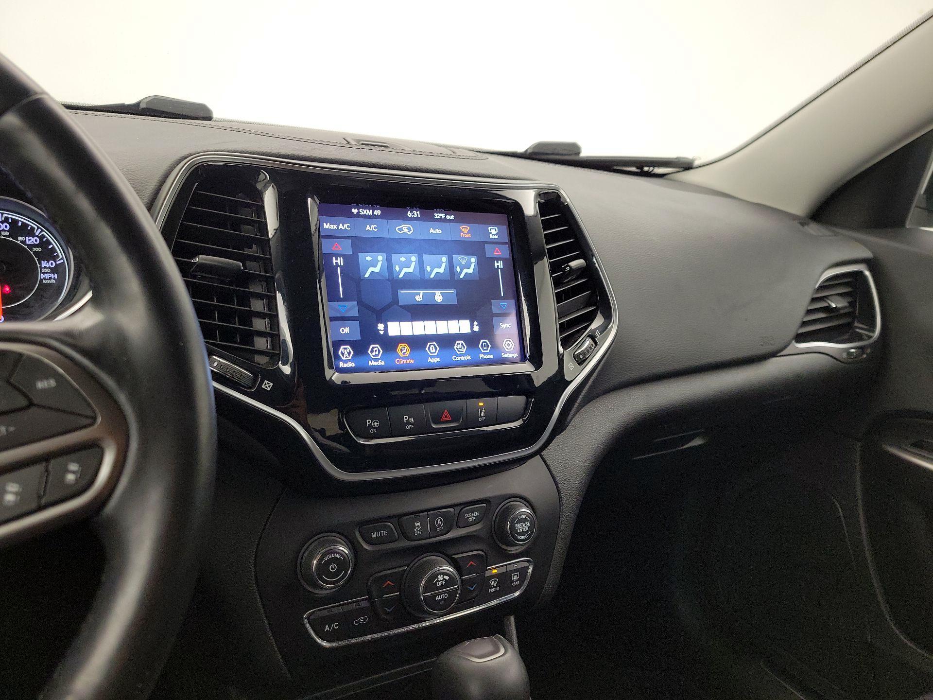 Thumbnail: 2021 Jeep Cherokee - 16