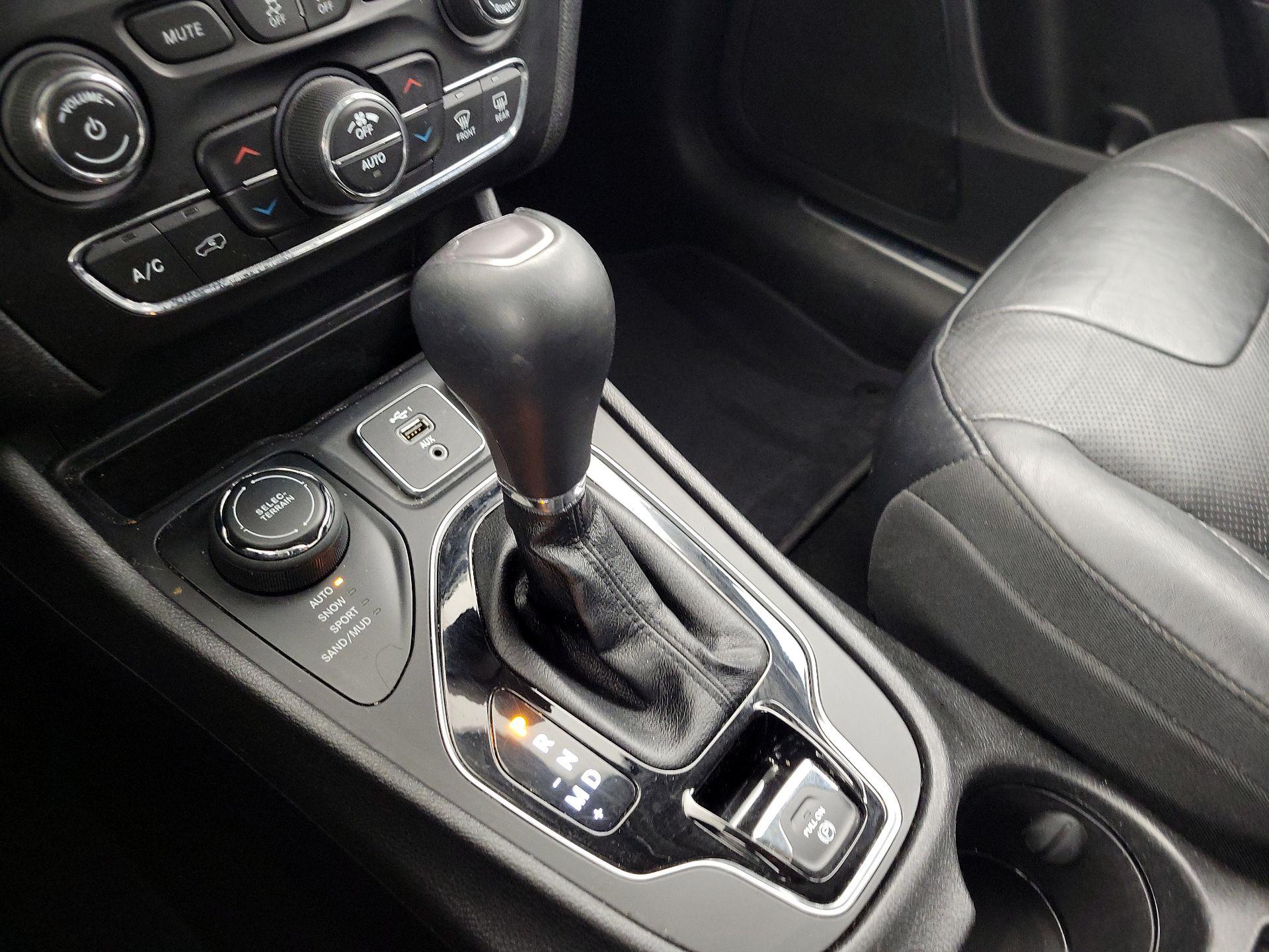 Thumbnail: 2021 Jeep Cherokee - 17