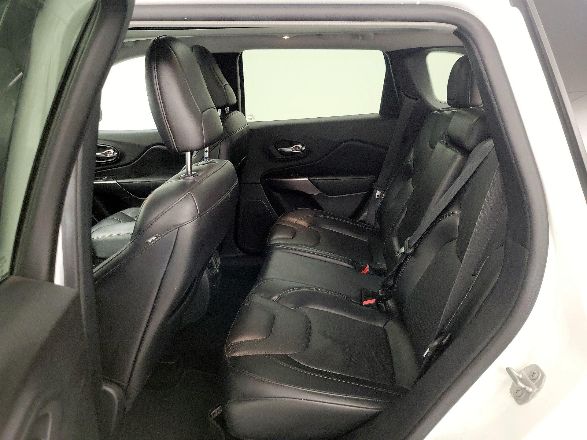 Thumbnail: 2021 Jeep Cherokee - 20