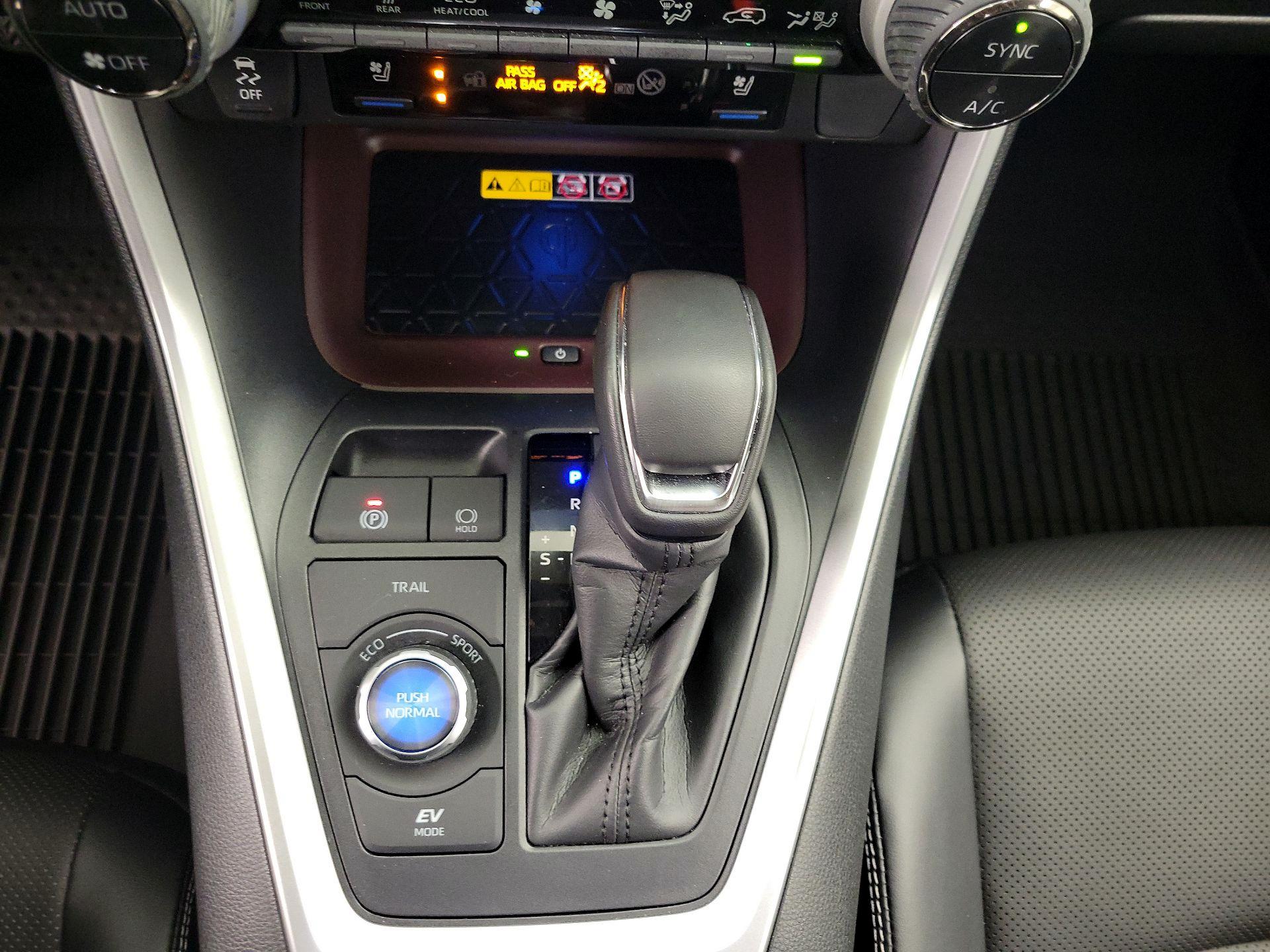 Thumbnail: 2024 Toyota RAV4 - 17