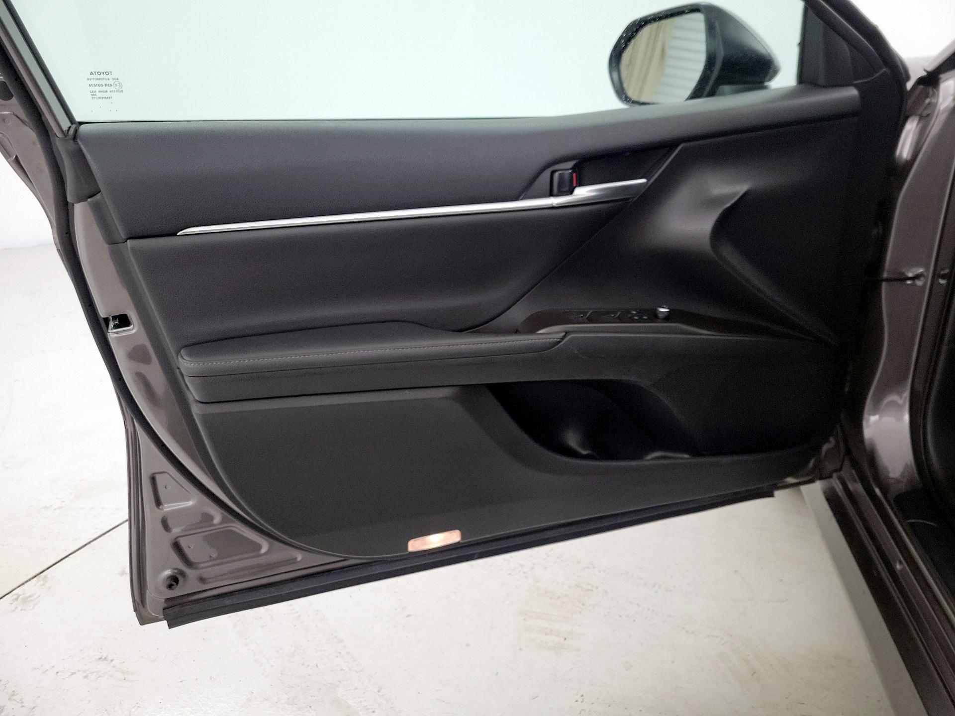 Thumbnail: 2021 Toyota Camry - 12