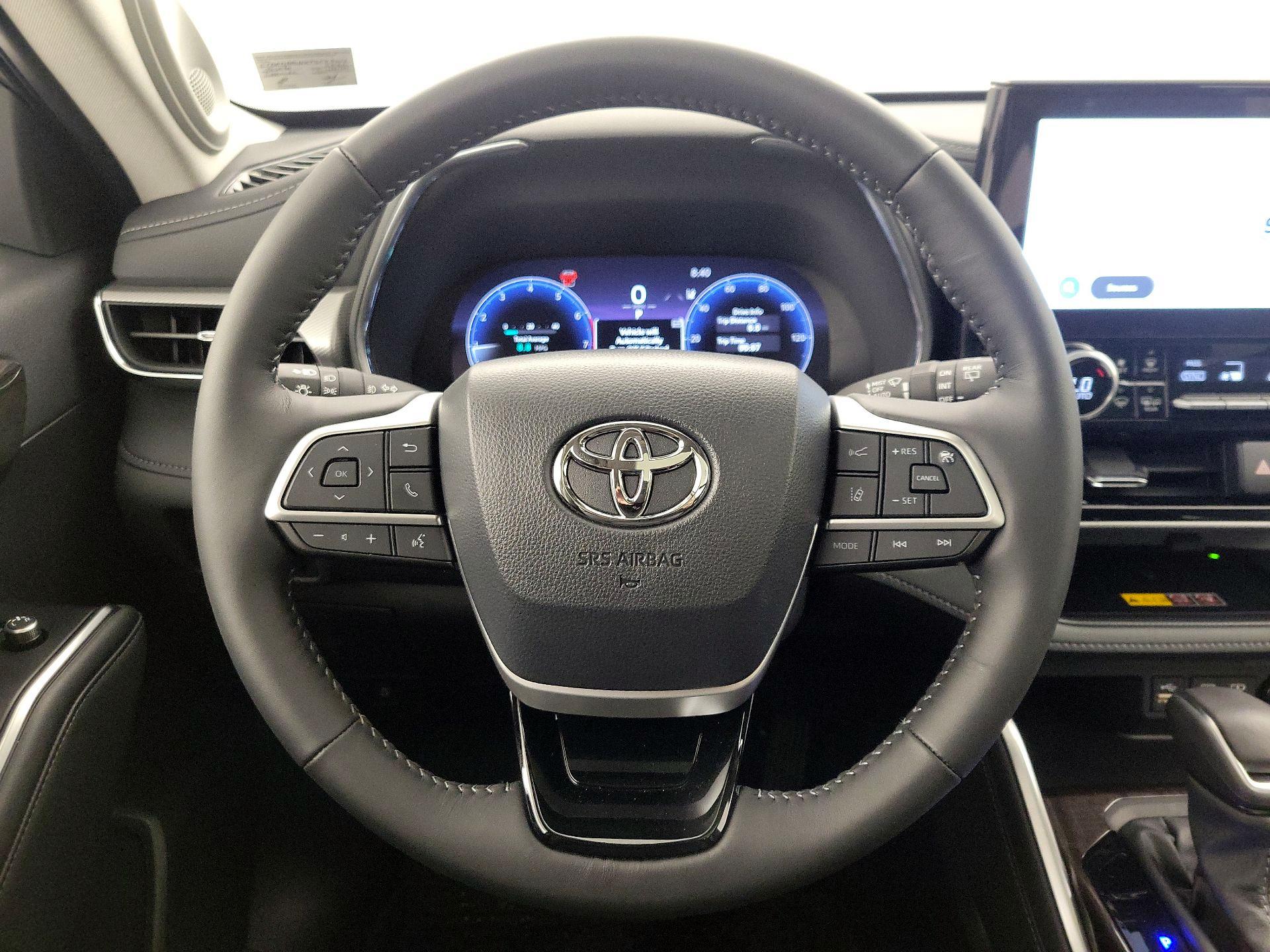 Thumbnail: 2026 Toyota Highlander - 10