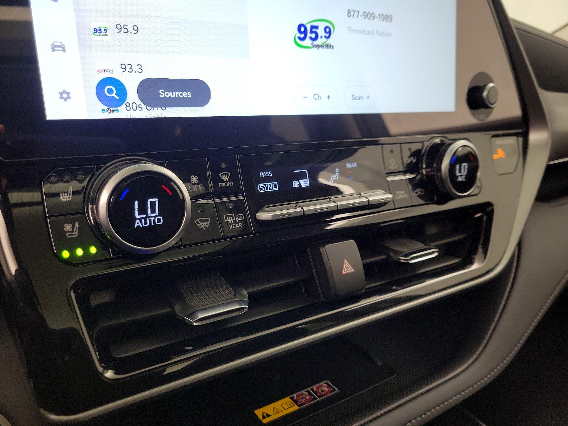 Thumbnail: 2026 Toyota Highlander - 16