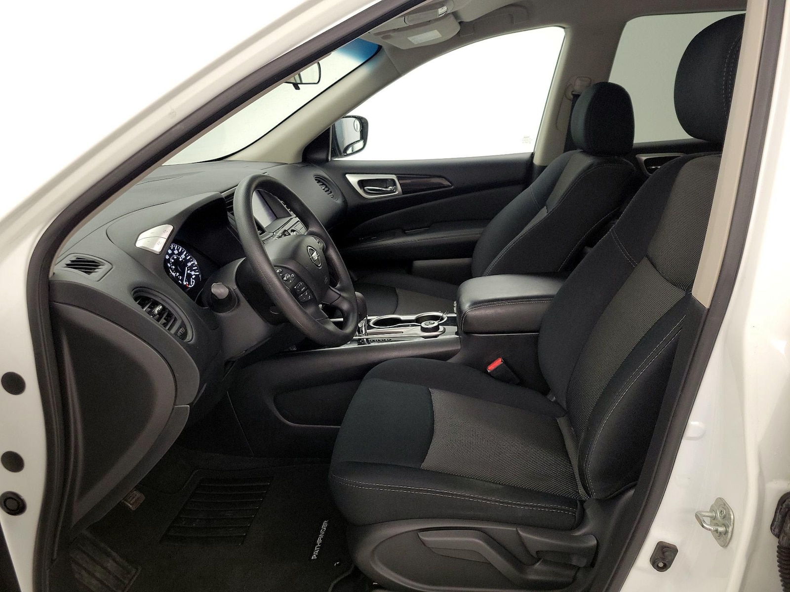 2018 Nissan Pathfinder S - Photo 12