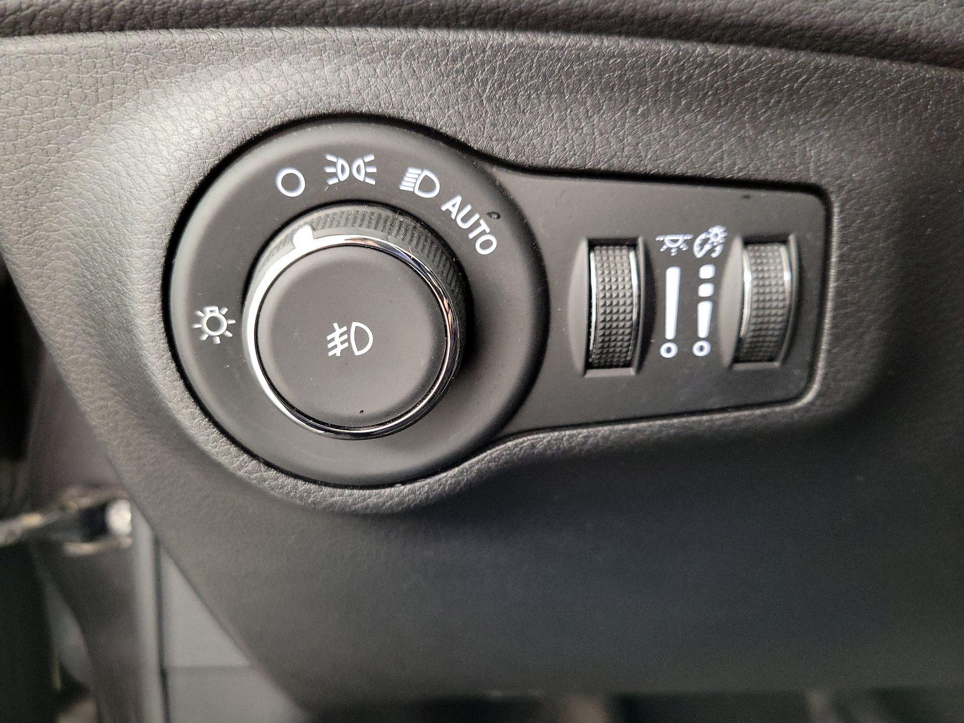 Thumbnail: 2018 Jeep Compass - 13