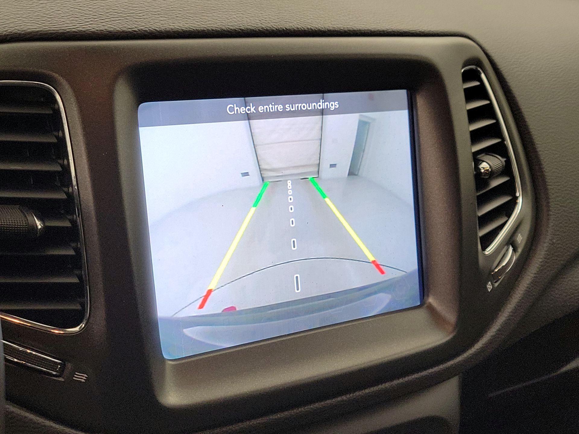 Thumbnail: 2018 Jeep Compass - 14