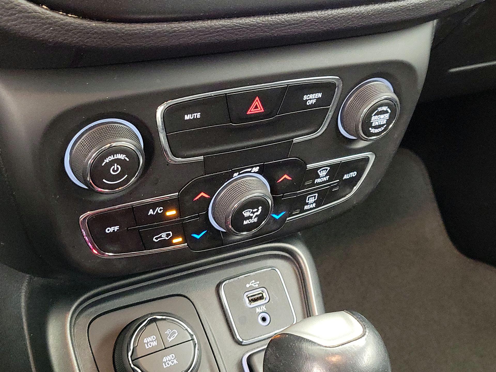 Thumbnail: 2018 Jeep Compass - 16