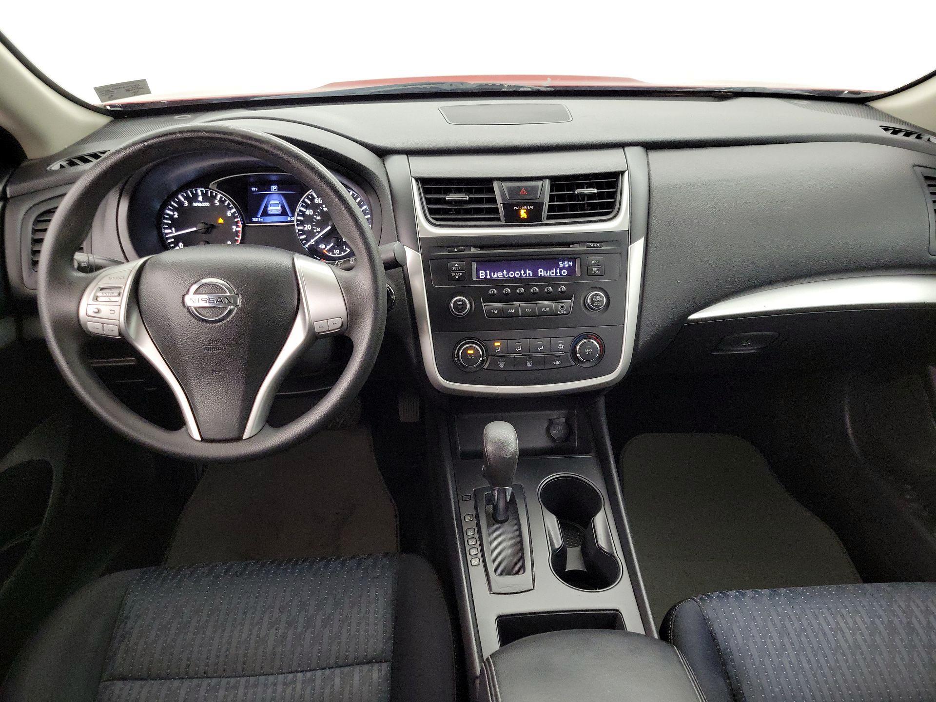 Thumbnail: 2016 Nissan Altima - 9