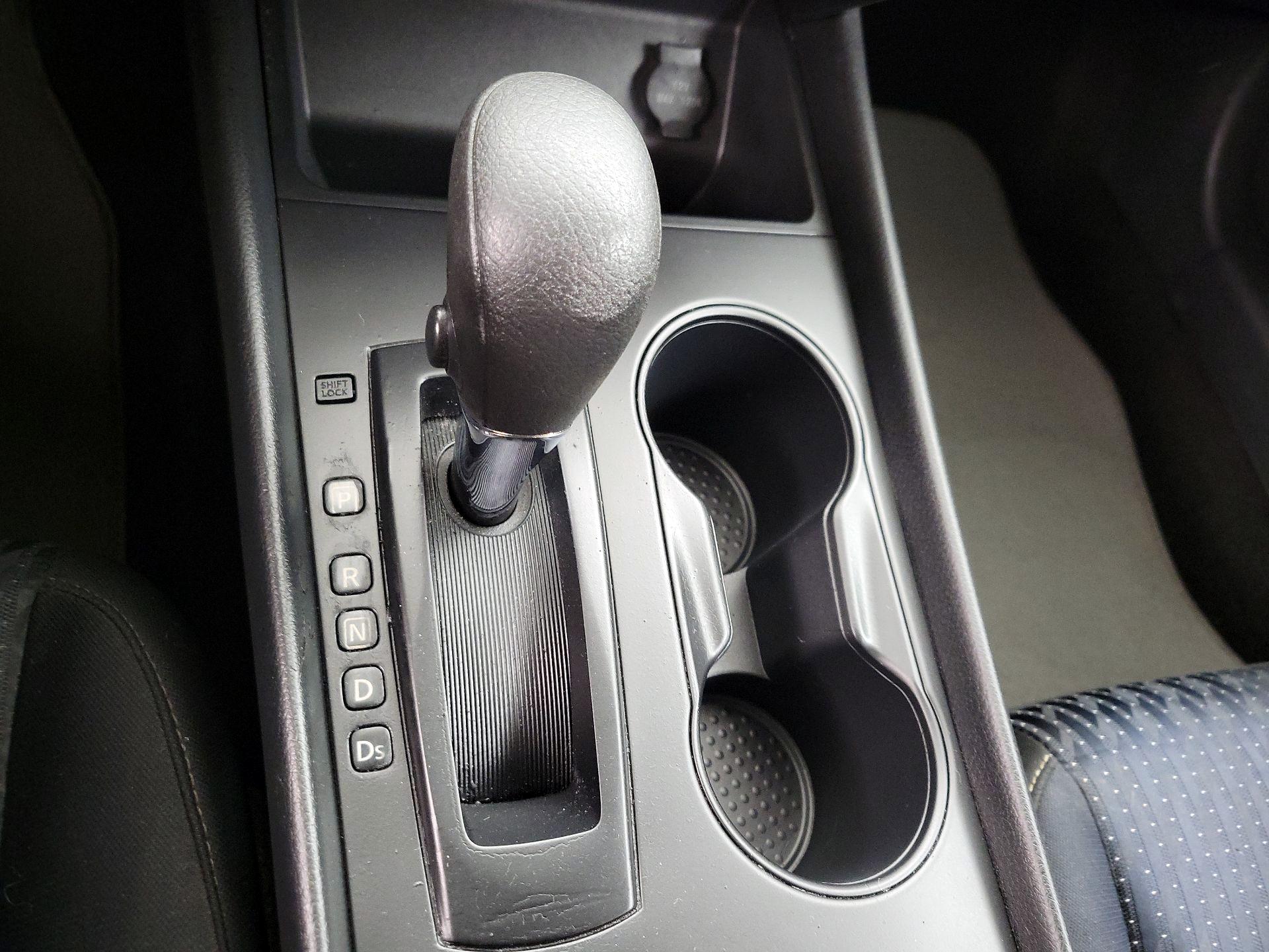 Thumbnail: 2016 Nissan Altima - 16