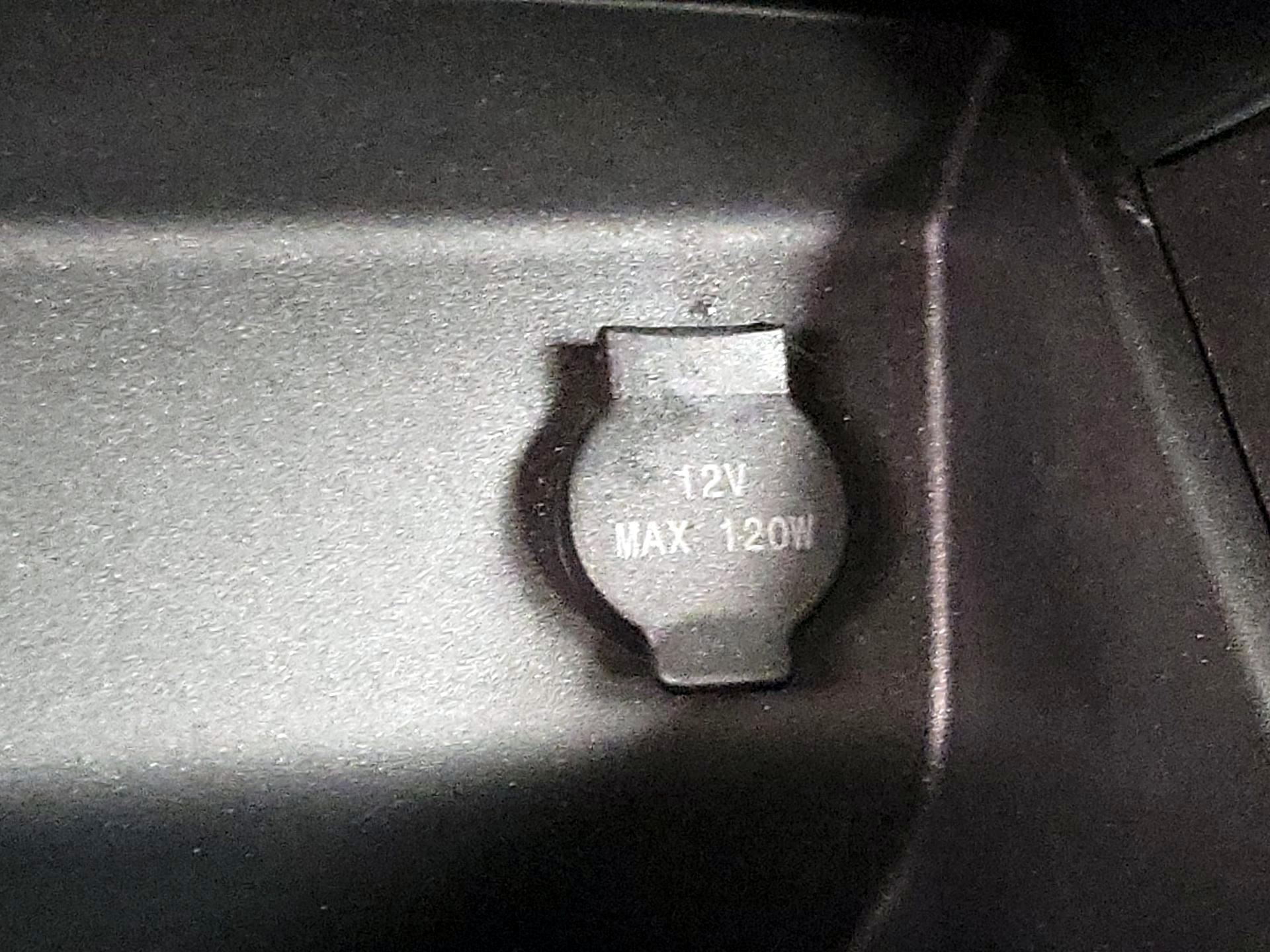 Thumbnail: 2016 Nissan Altima - 17