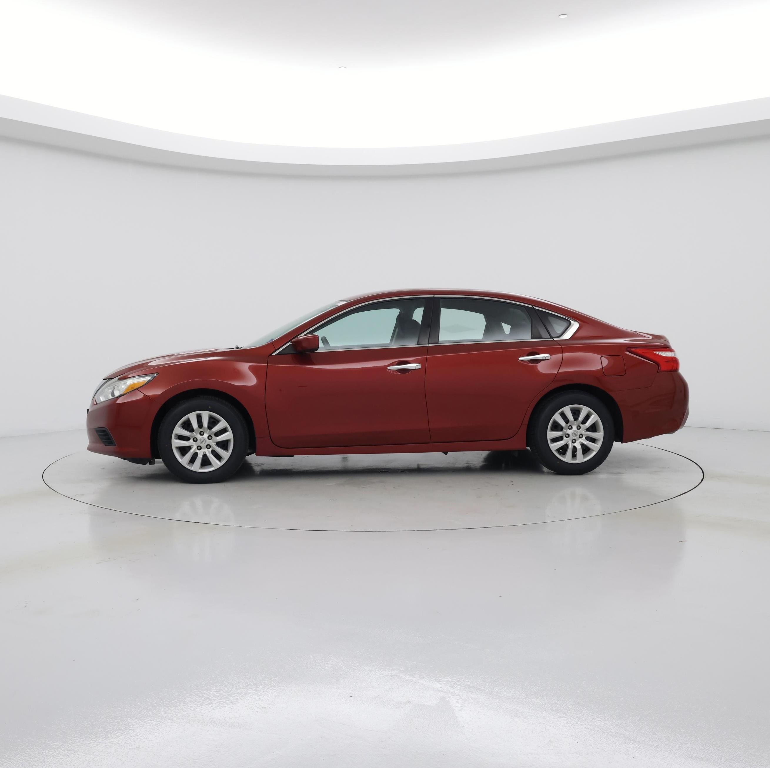 Thumbnail: 2016 Nissan Altima - 3