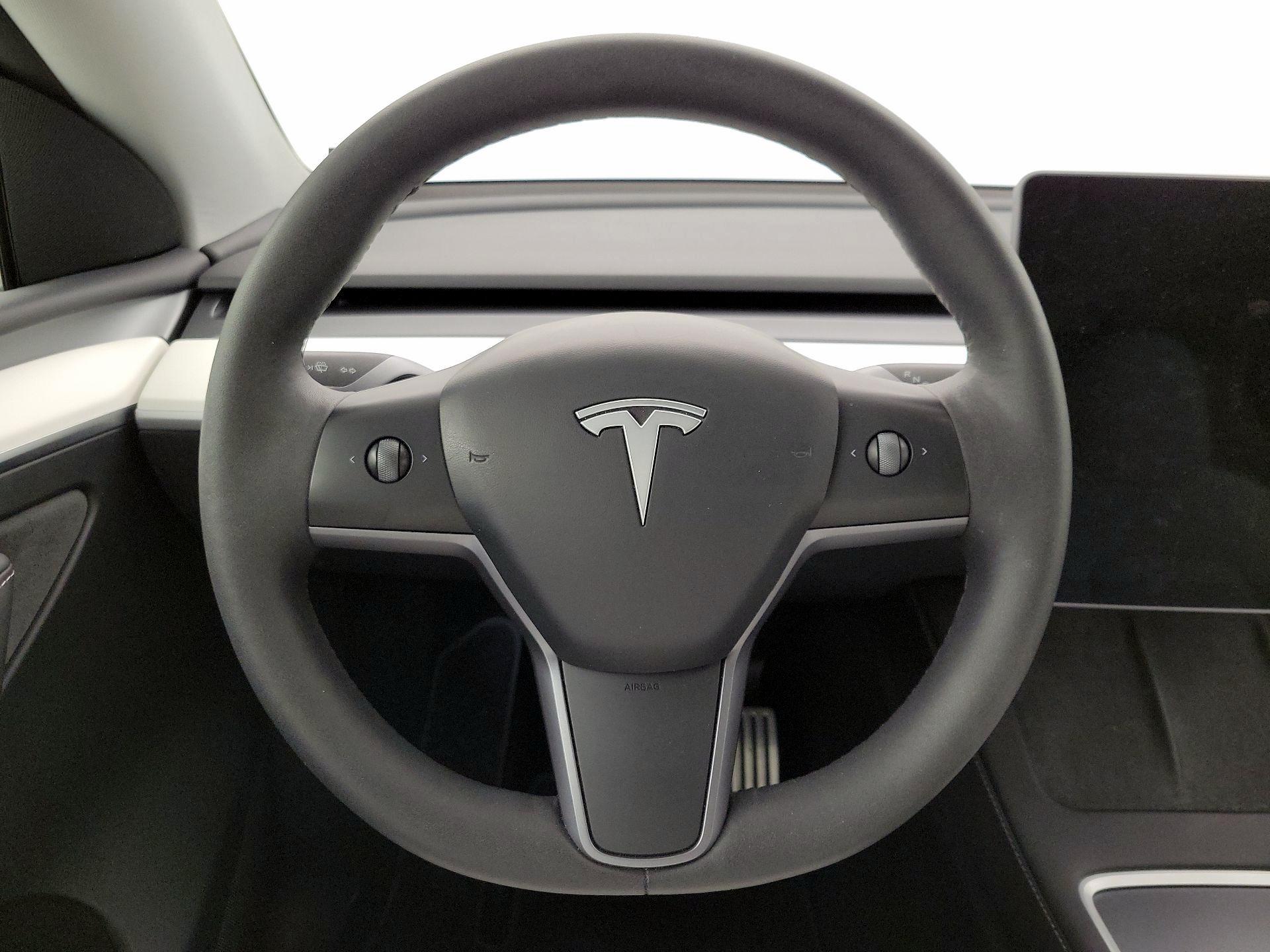 Thumbnail: 2023 Tesla Model Y - 10