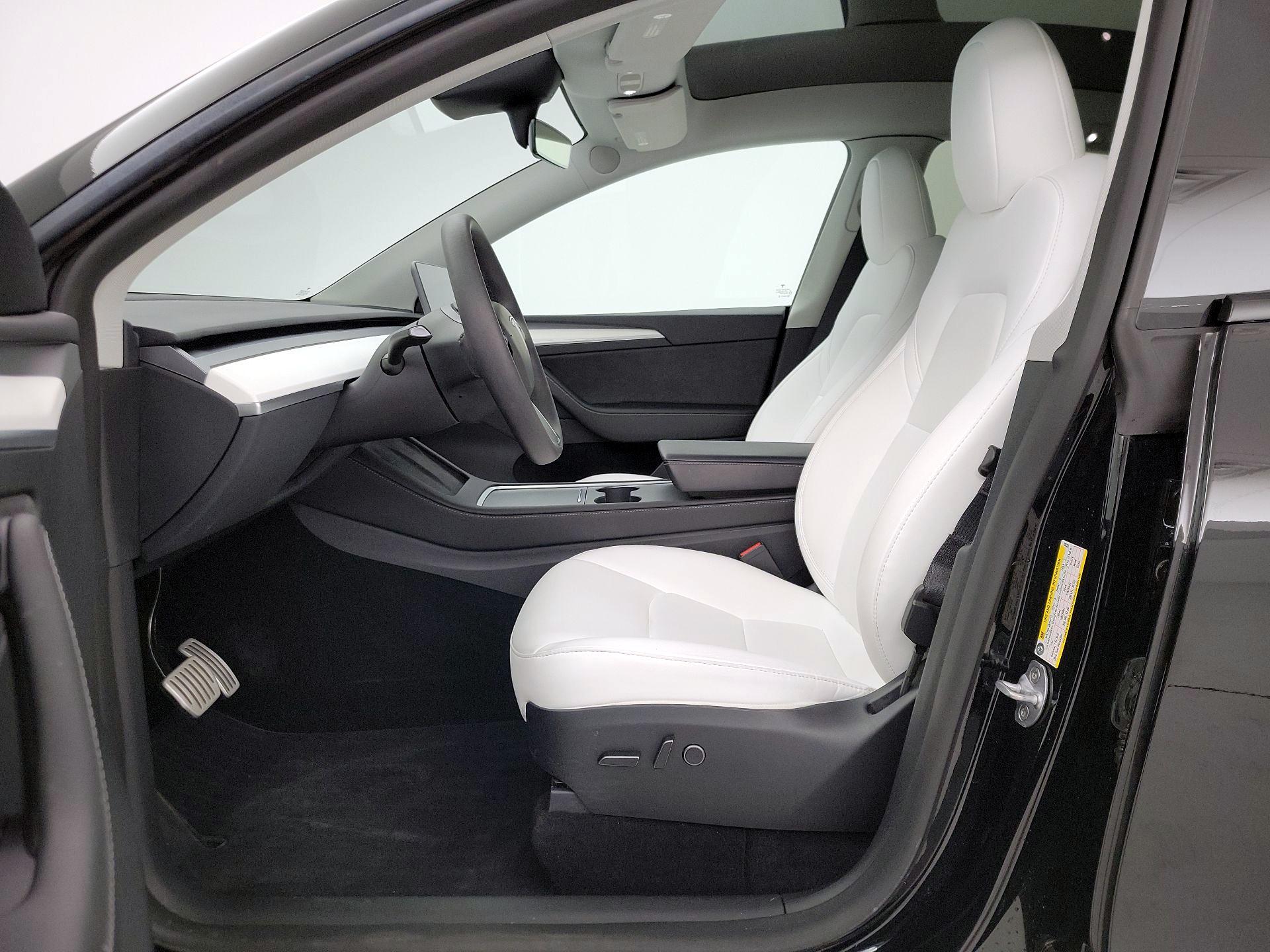 Thumbnail: 2023 Tesla Model Y - 11