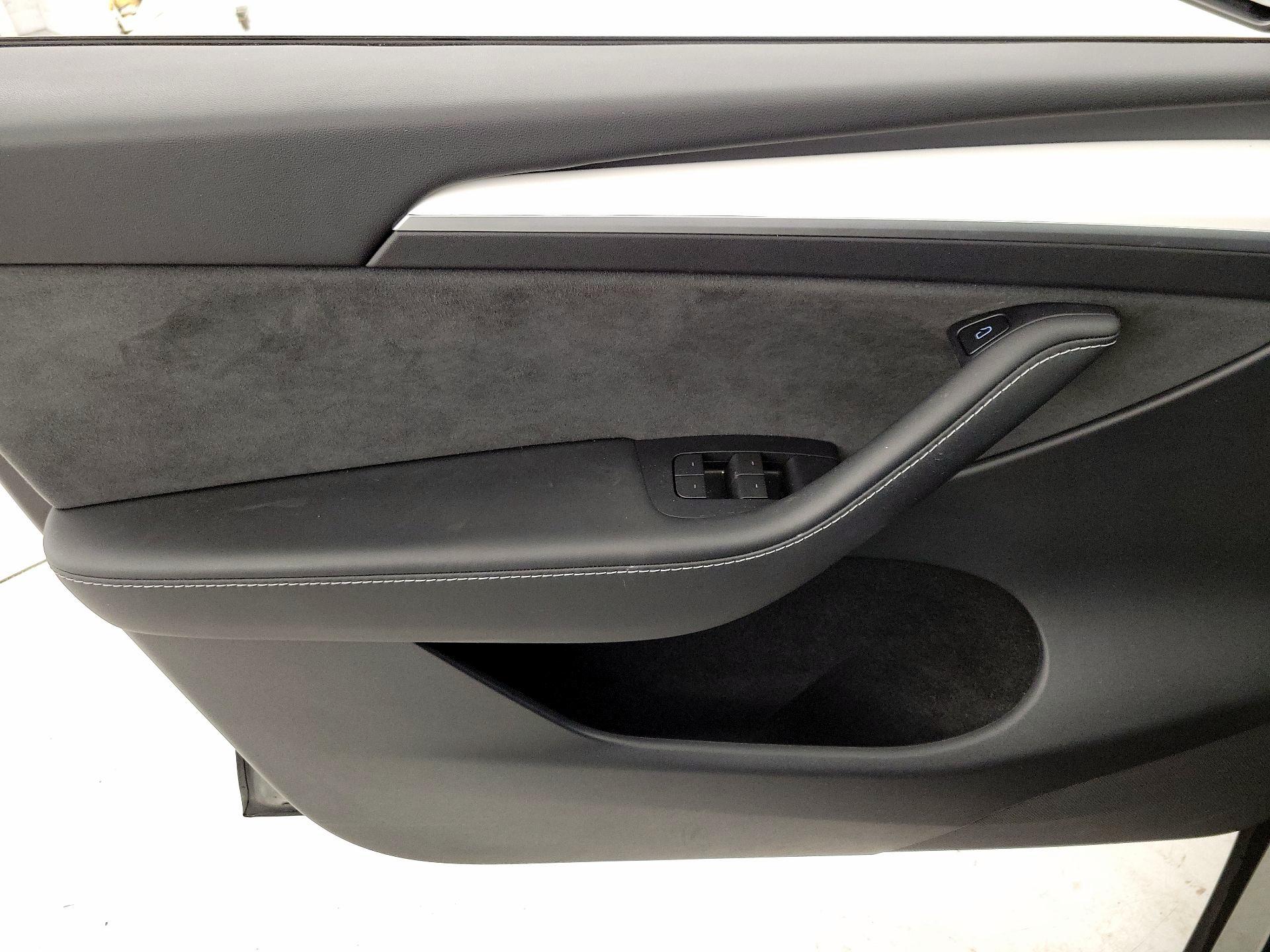 Thumbnail: 2023 Tesla Model Y - 12