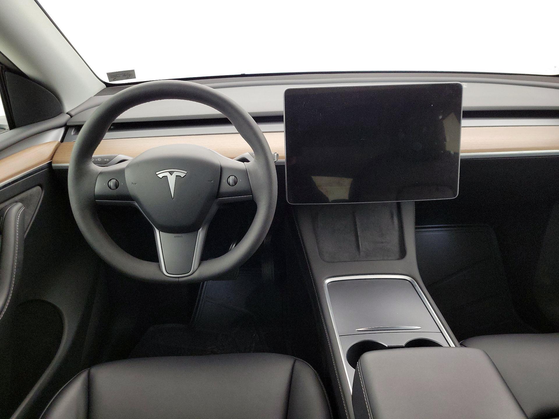 Thumbnail: 2023 Tesla Model Y - 9