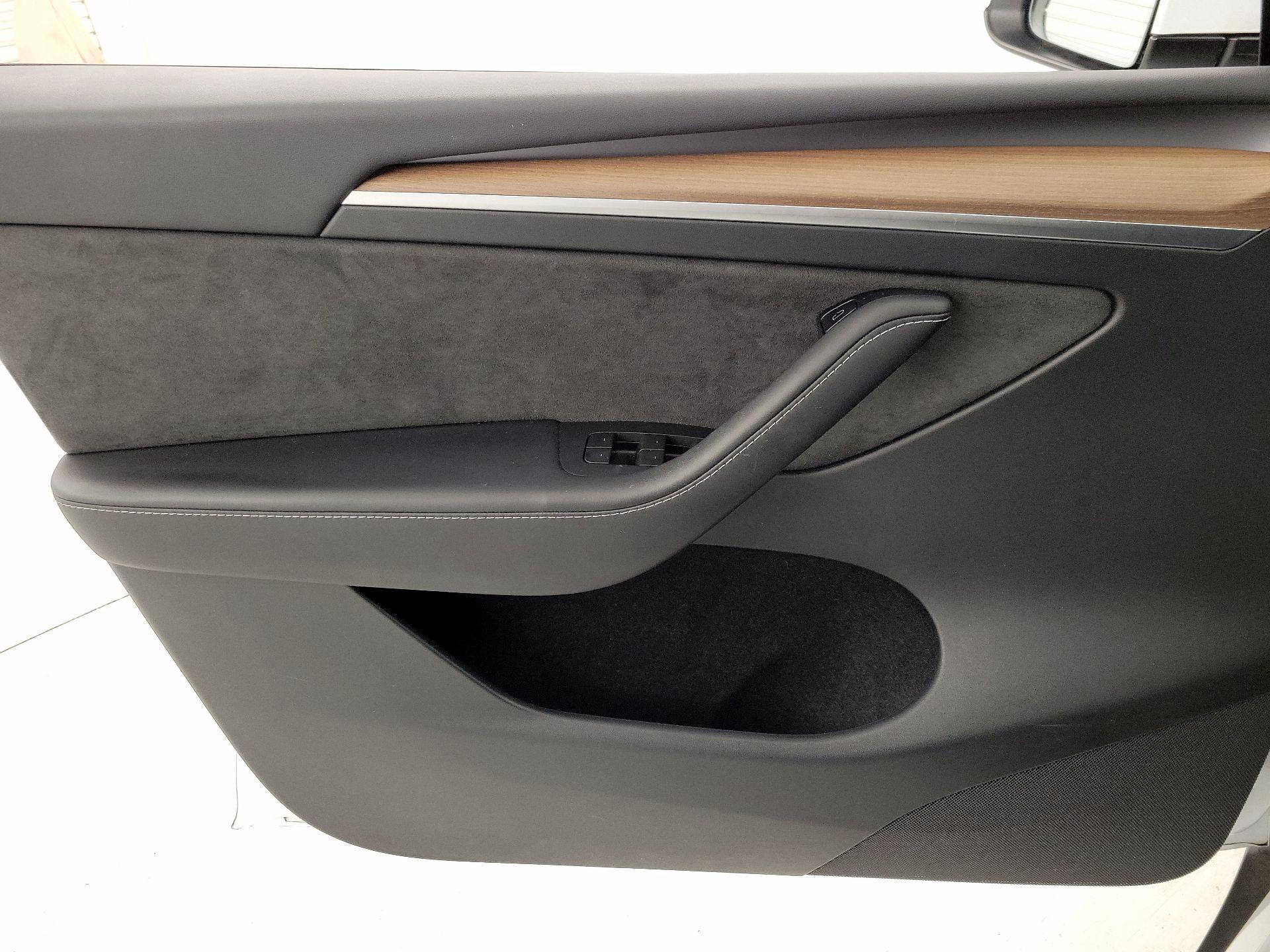 Thumbnail: 2023 Tesla Model Y - 12