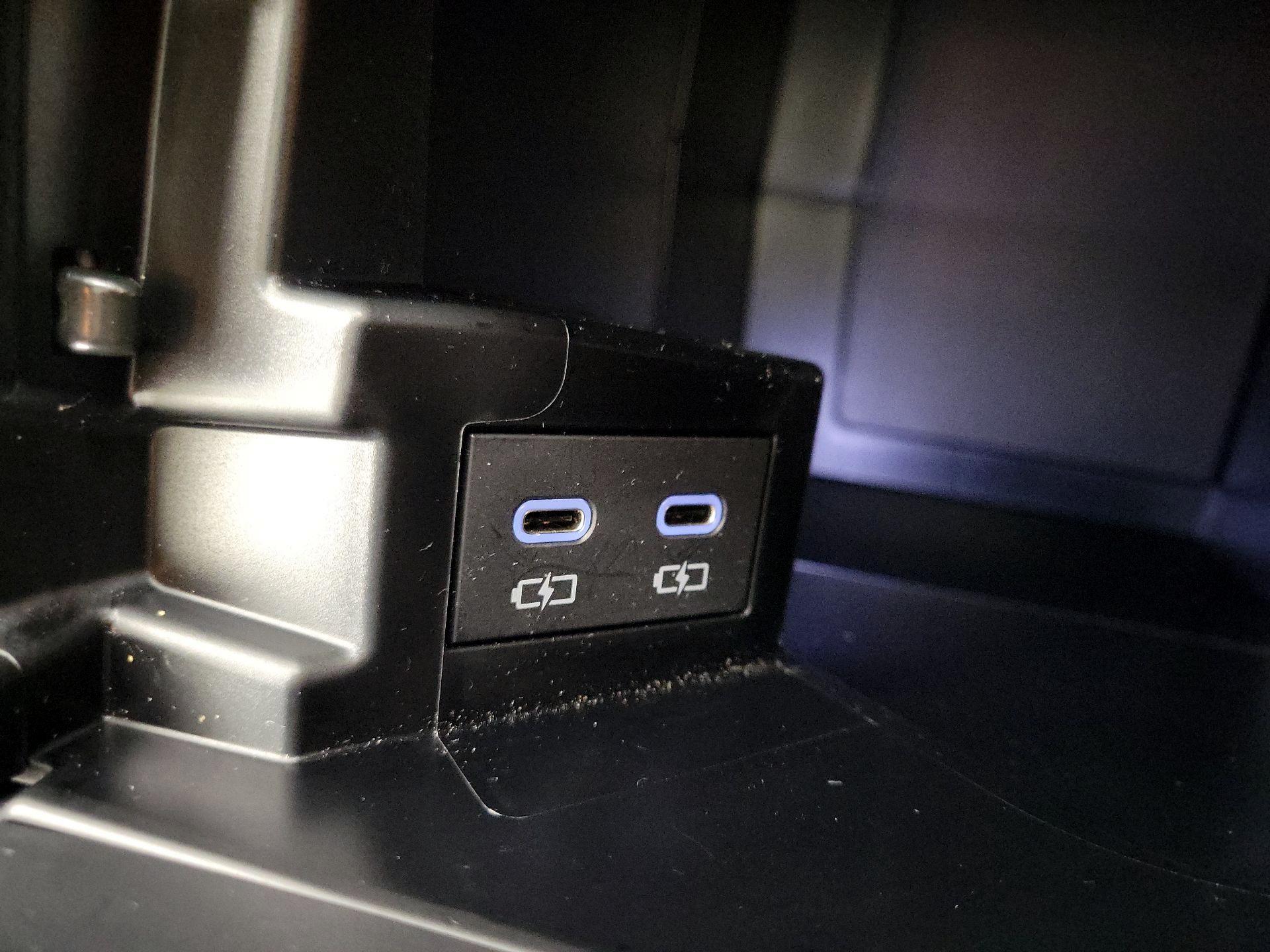 Thumbnail: 2025 Toyota Sienna - 18