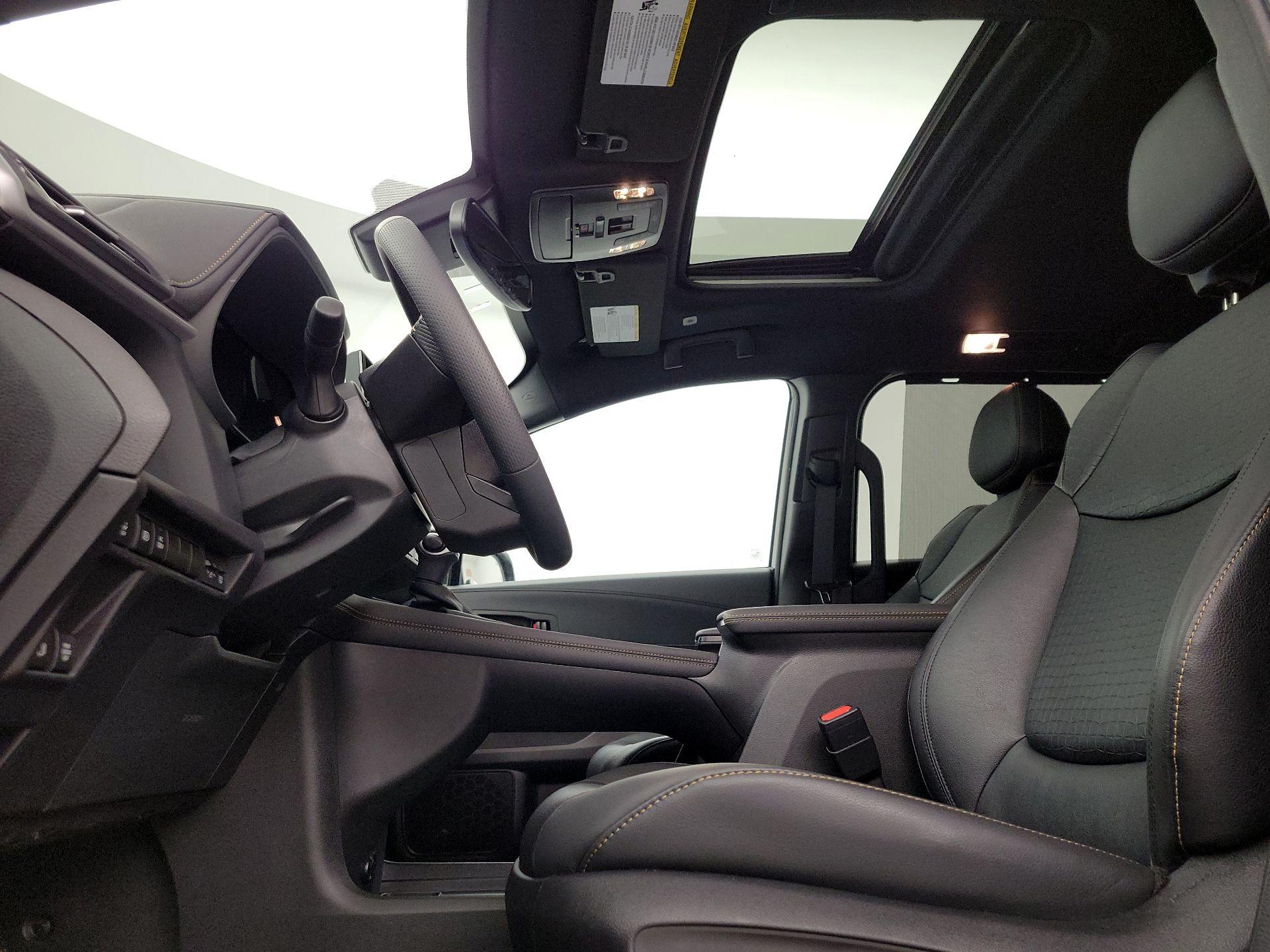 Thumbnail: 2025 Toyota Sienna - 19