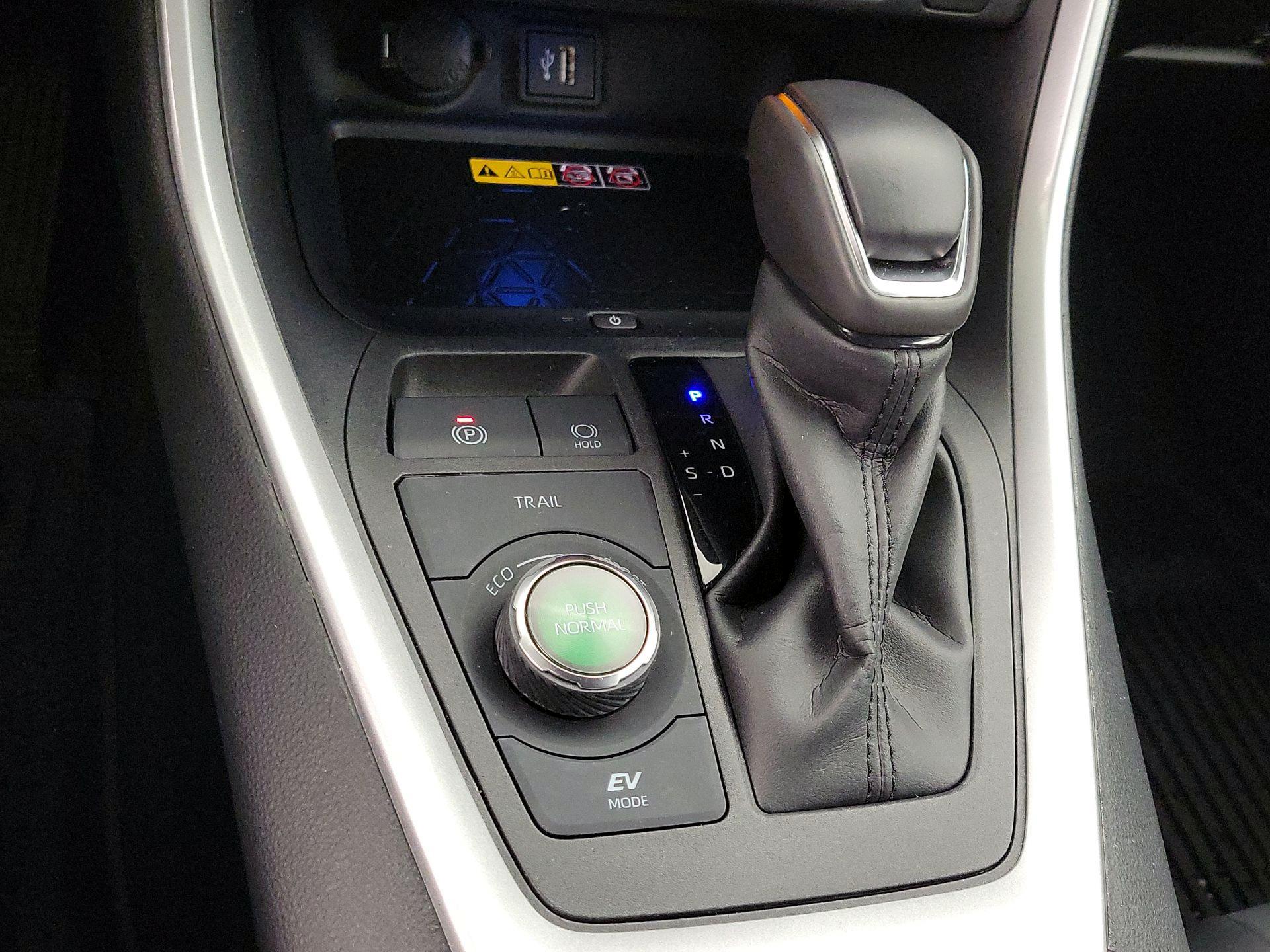 Thumbnail: 2025 Toyota RAV4 - 17