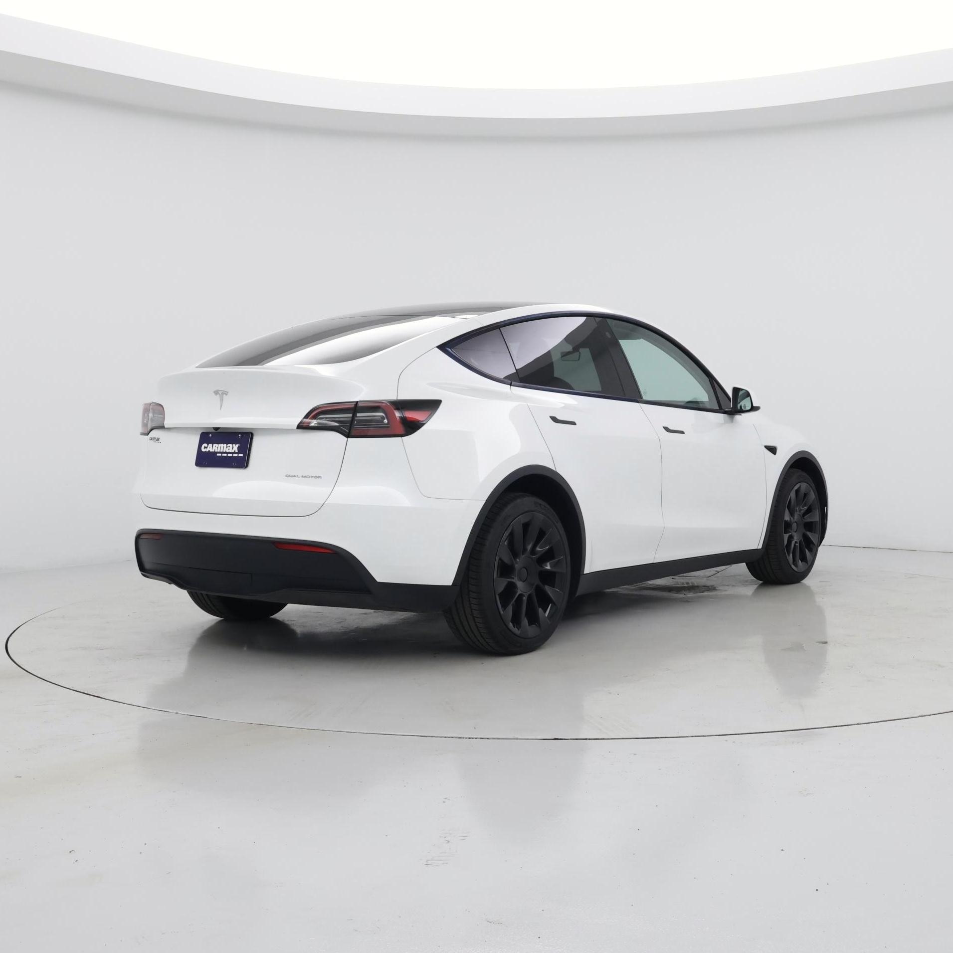 Thumbnail: 2023 Tesla Model Y - 8