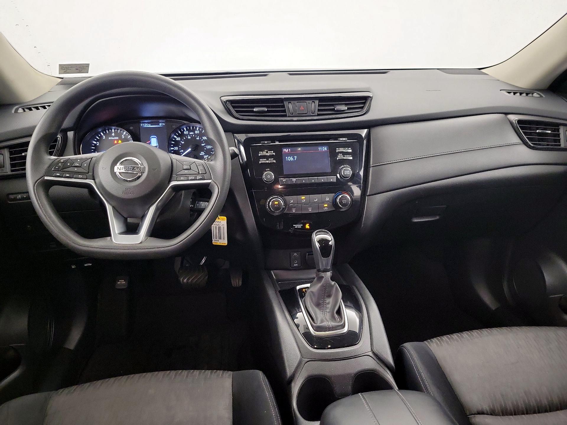 Thumbnail: 2017 Nissan Rogue - 9